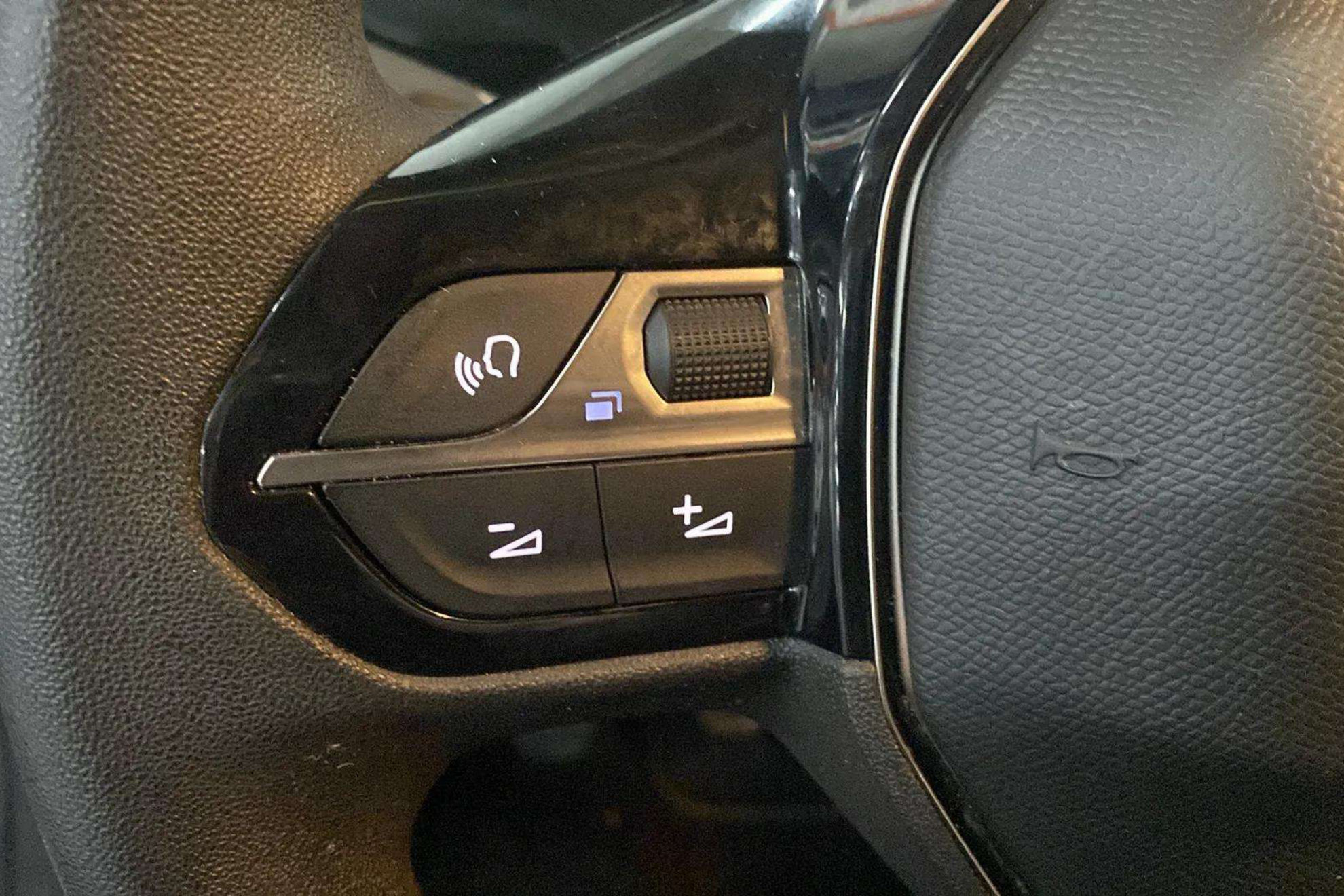 Peugeot Rifter Allure BlueHDi 100 - foto 18