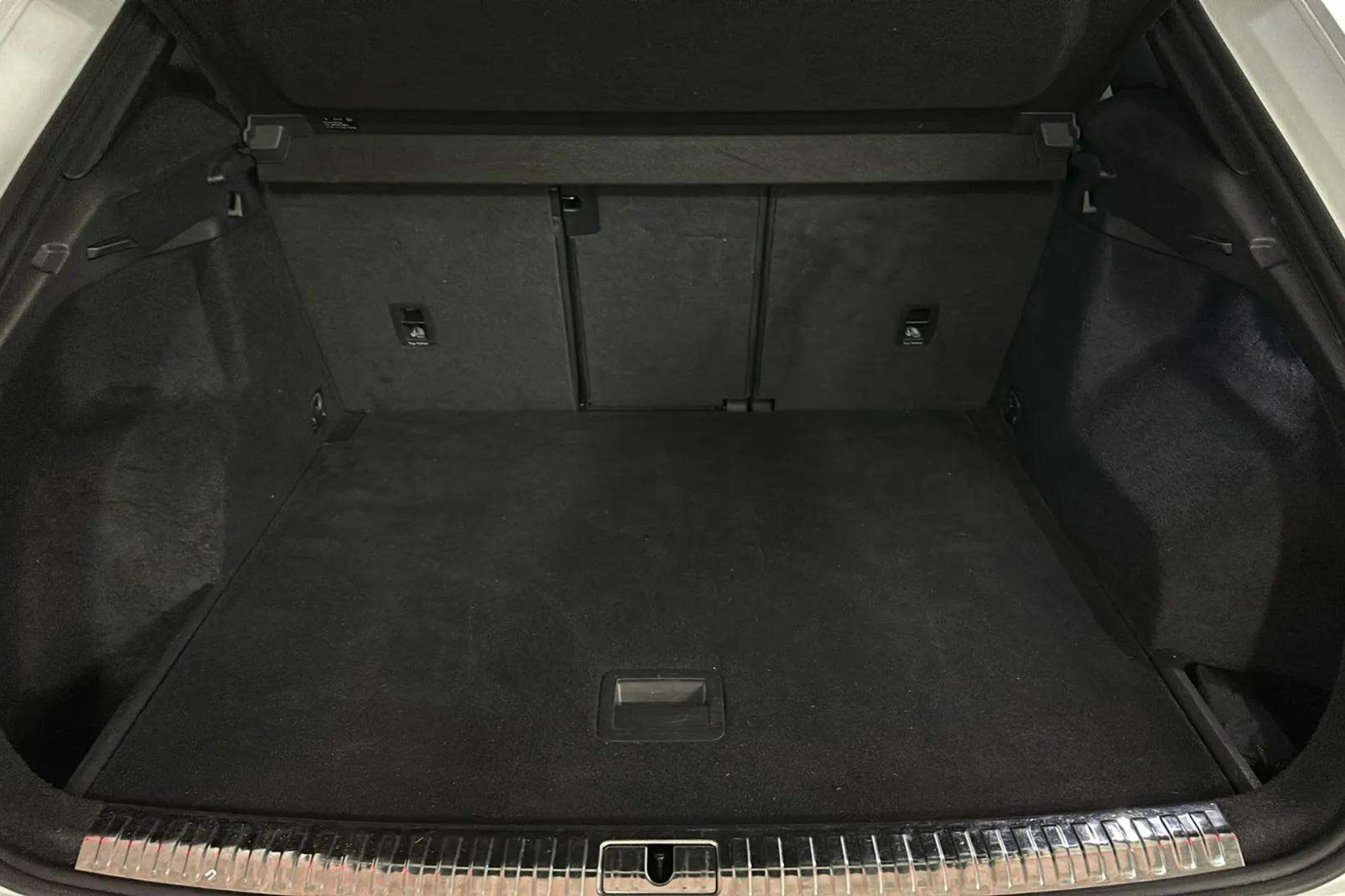 Audi Q3 Black line 35 TDI quattro - foto 17