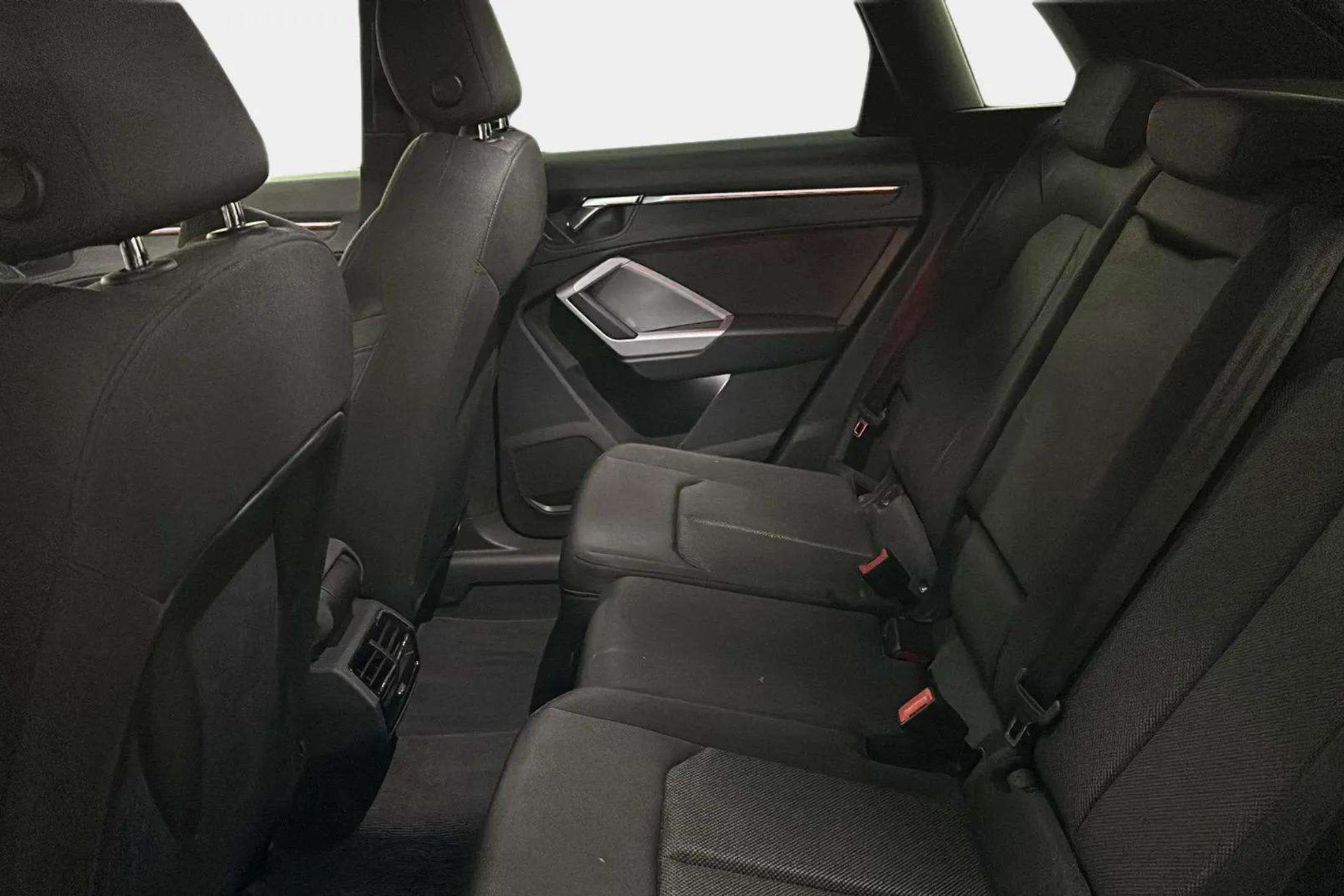 Audi Q3 Black line 35 TDI quattro - foto 16
