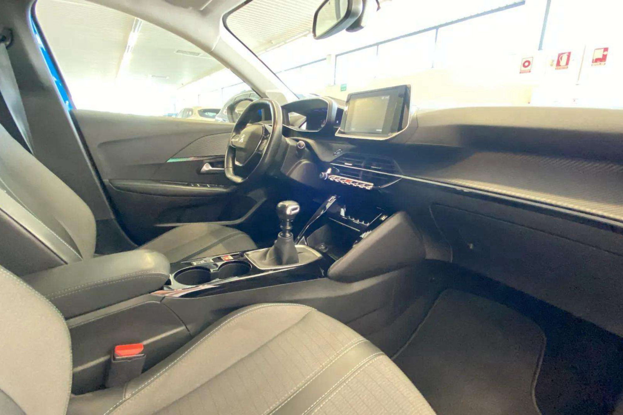 Peugeot 208 PureTech GT - foto 11