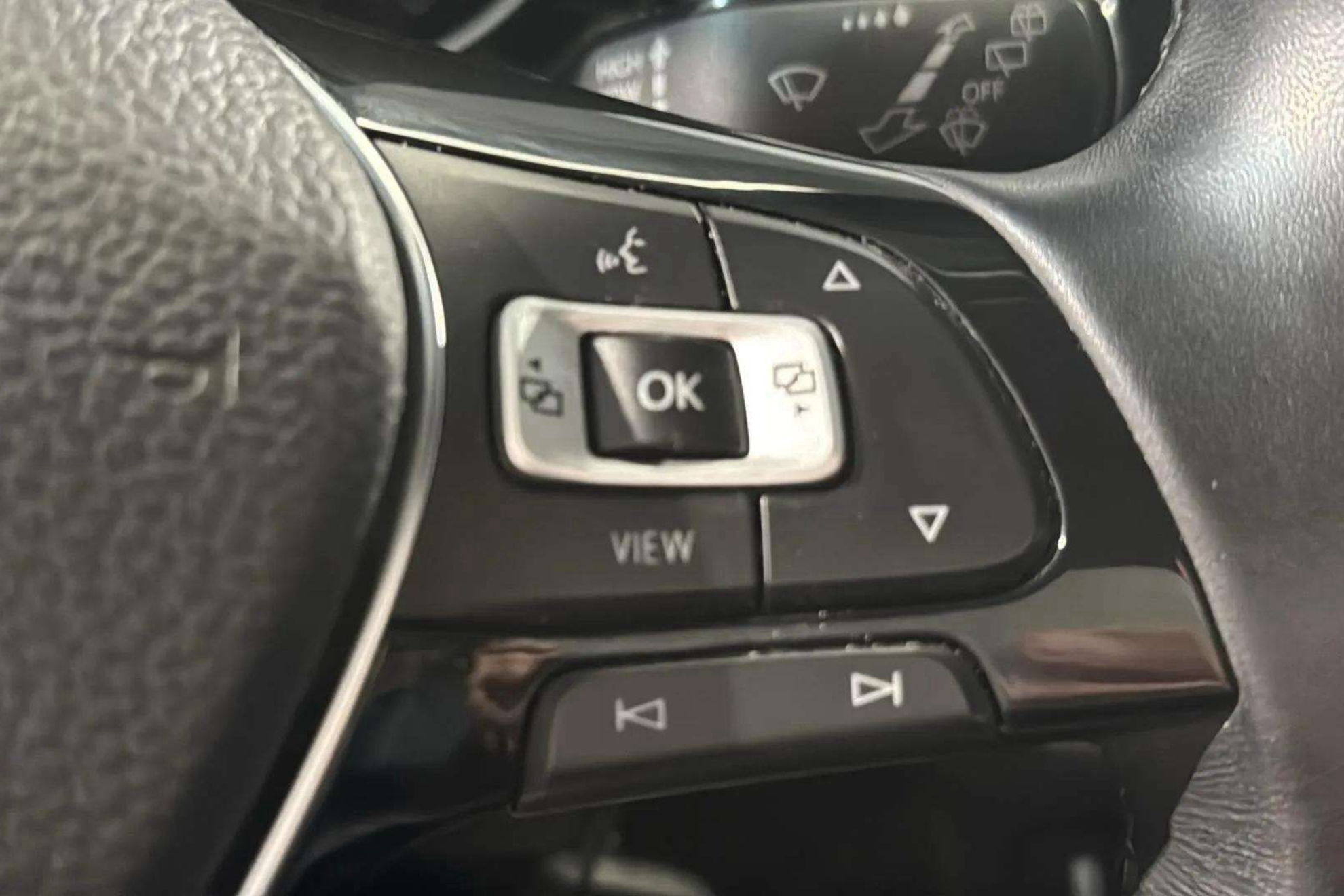 Volkswagen Touran Business Navi 2.0 TDI - foto 22