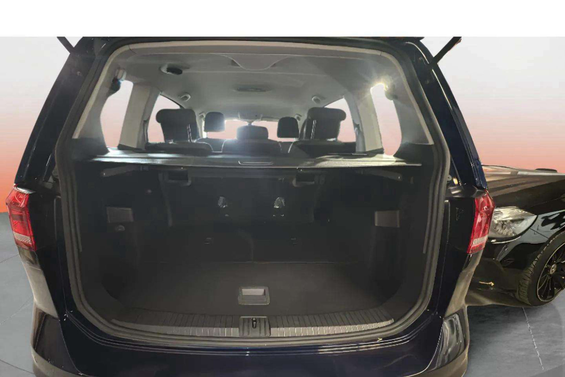 Volkswagen Touran Business Navi 2.0 TDI - foto 15