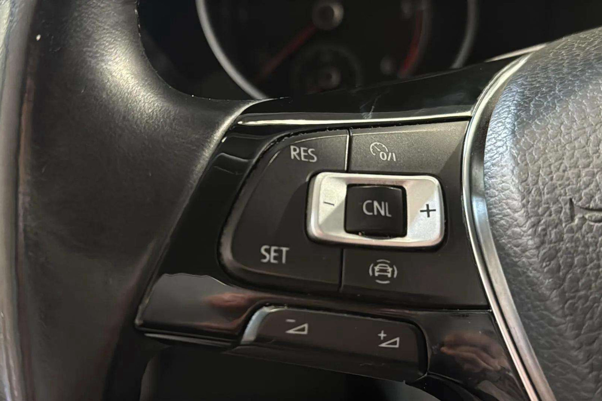 Volkswagen Touran Business Navi 2.0 TDI - foto 21