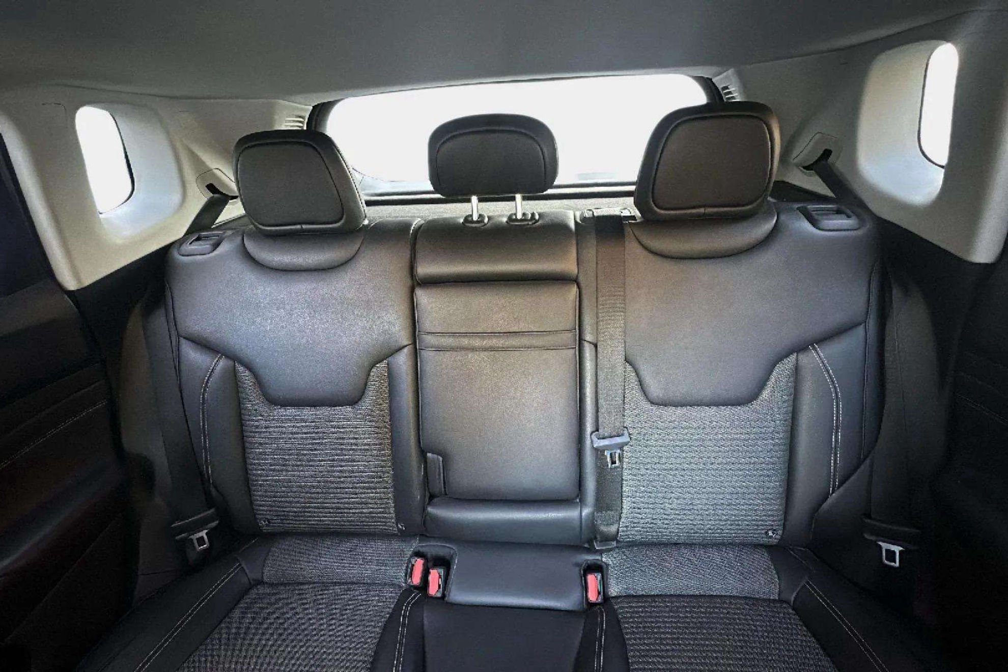 Jeep Compass 1.6 Mjet Night Eagle FWD - foto 14