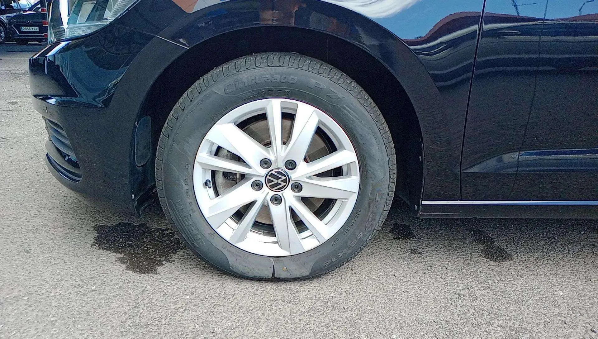 Volkswagen Touran Advance 2.0 TDI - foto 17