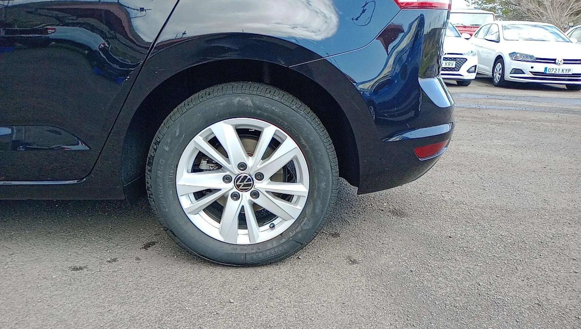 Volkswagen Touran Advance 2.0 TDI - foto 16