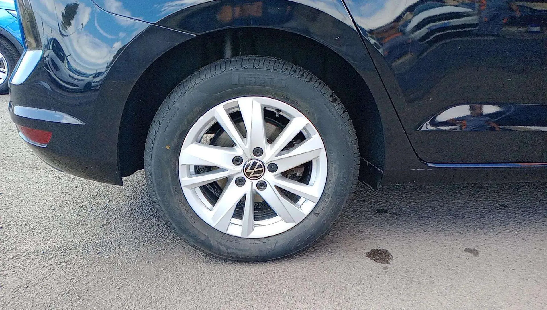 Volkswagen Touran Advance 2.0 TDI - foto 14