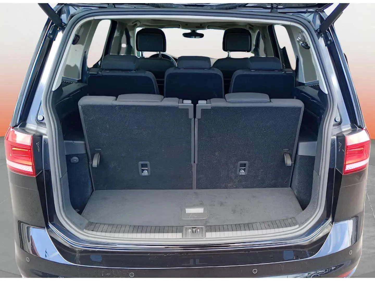 Volkswagen Touran Advance 2.0 TDI - foto 6