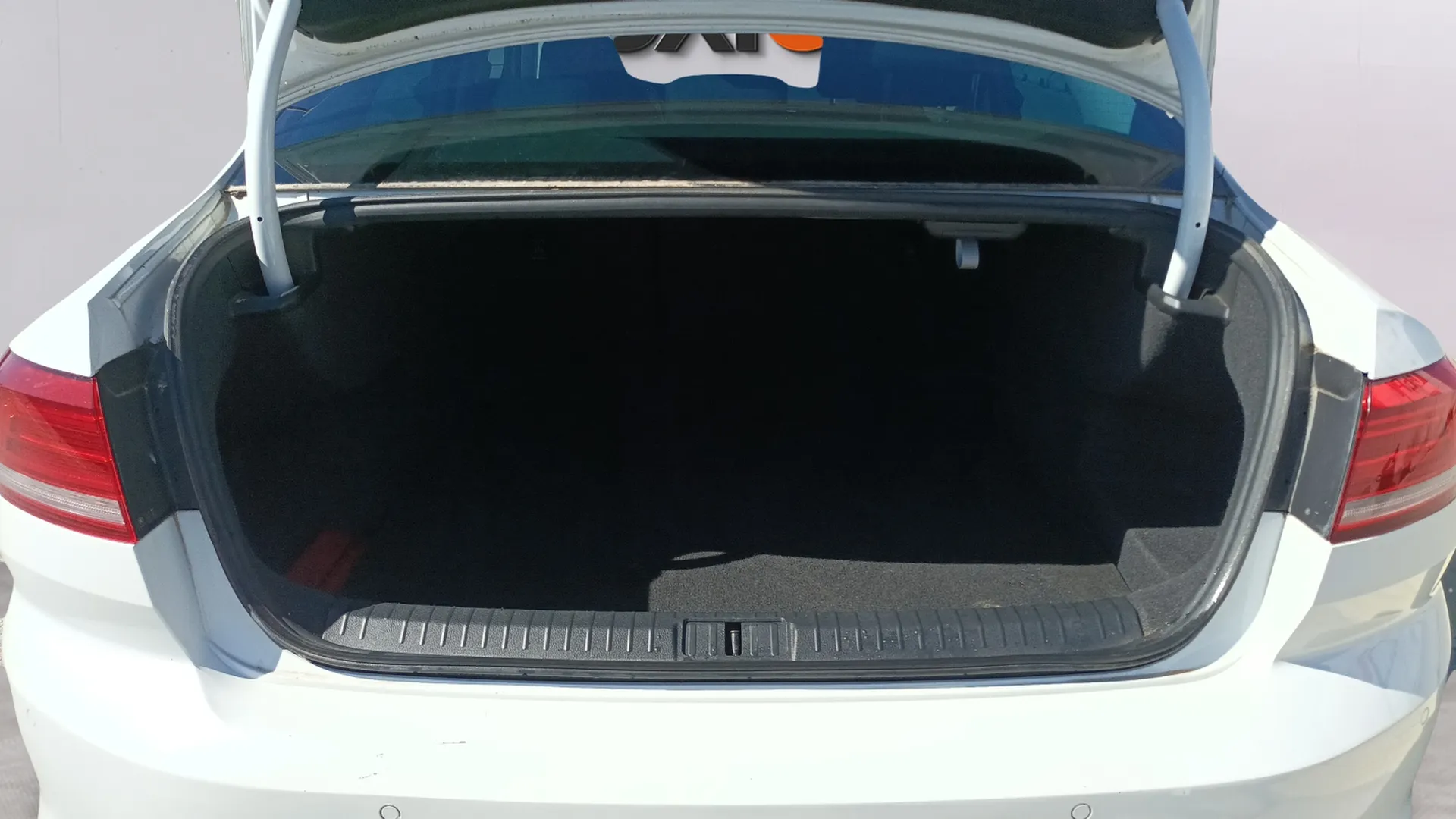 Volkswagen Passat Advance 2.0 TDI - foto 15