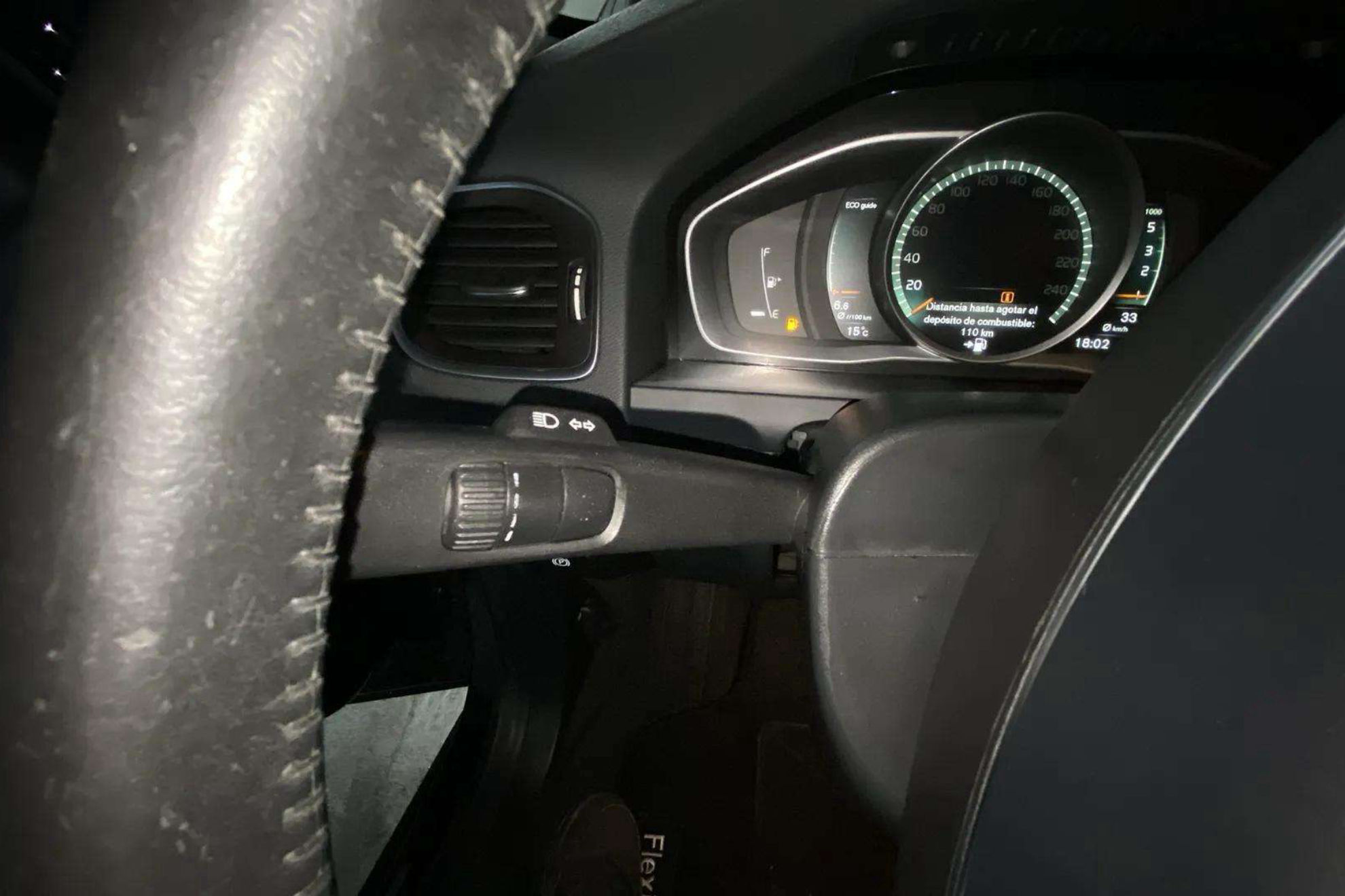 Volvo V60 2.0 D3 Momentum - foto 22