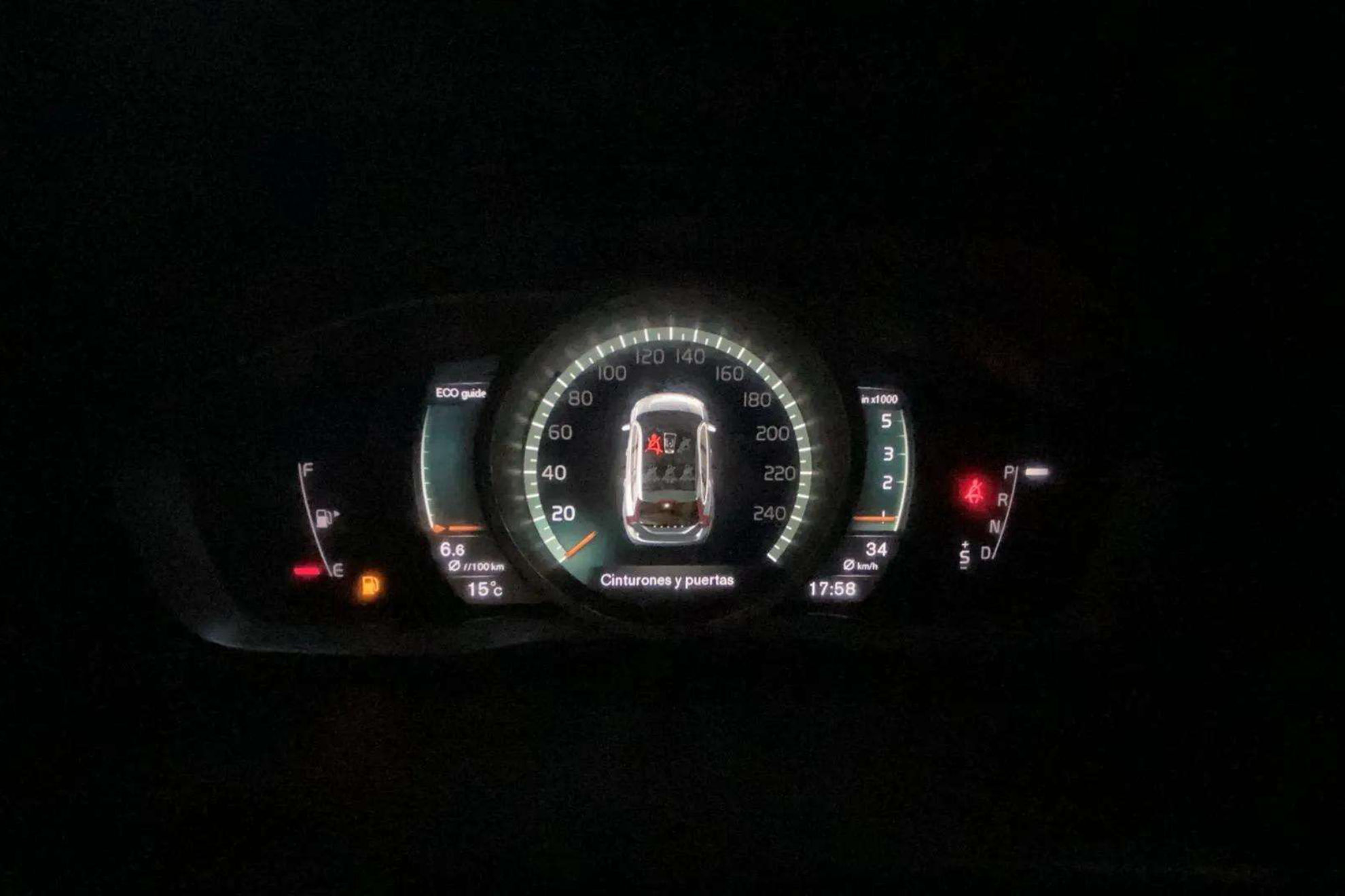 Volvo V60 2.0 D3 Momentum - foto 8