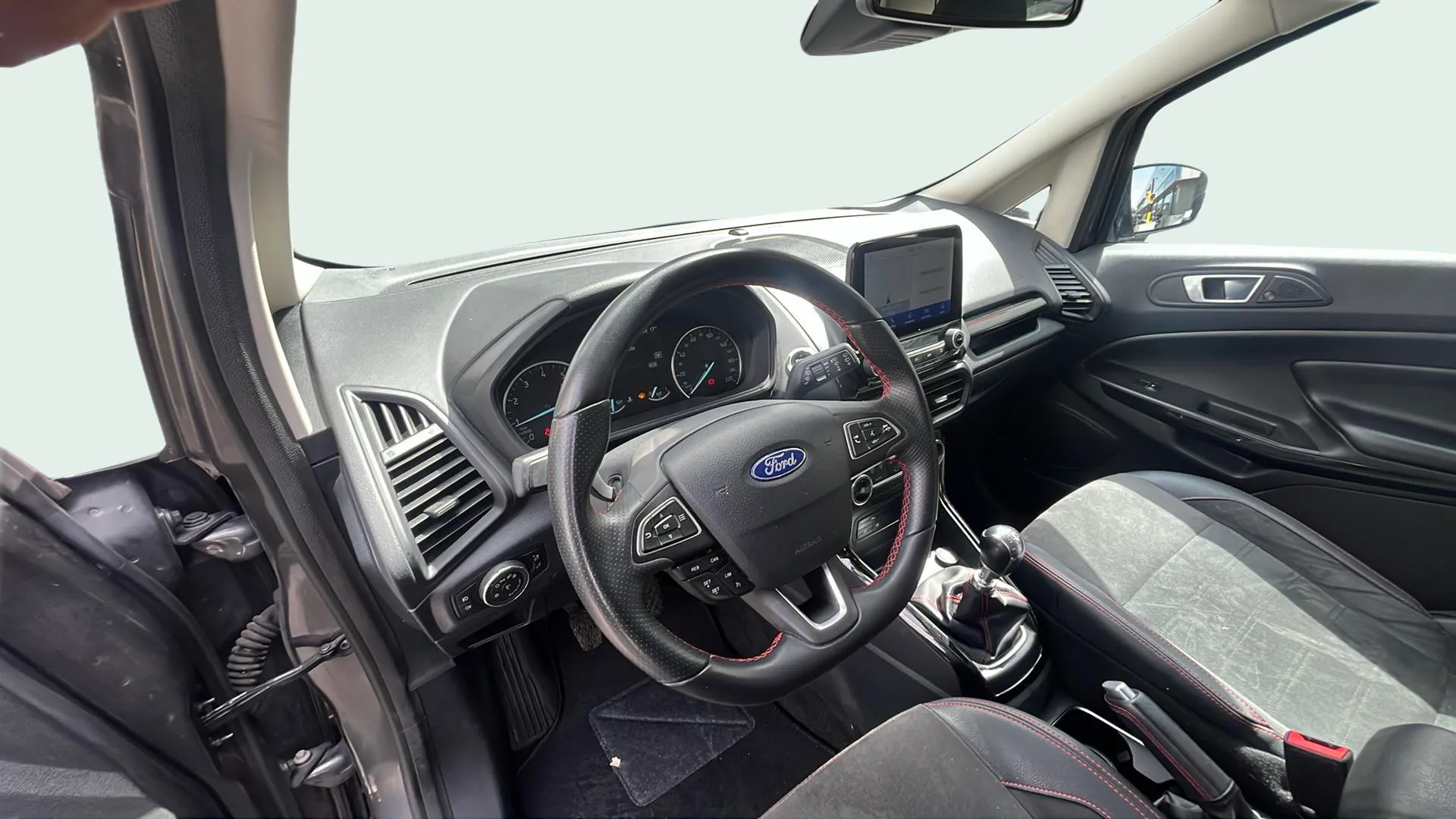 Ford EcoSport 1.0T EcoBoost ST Line - foto 12