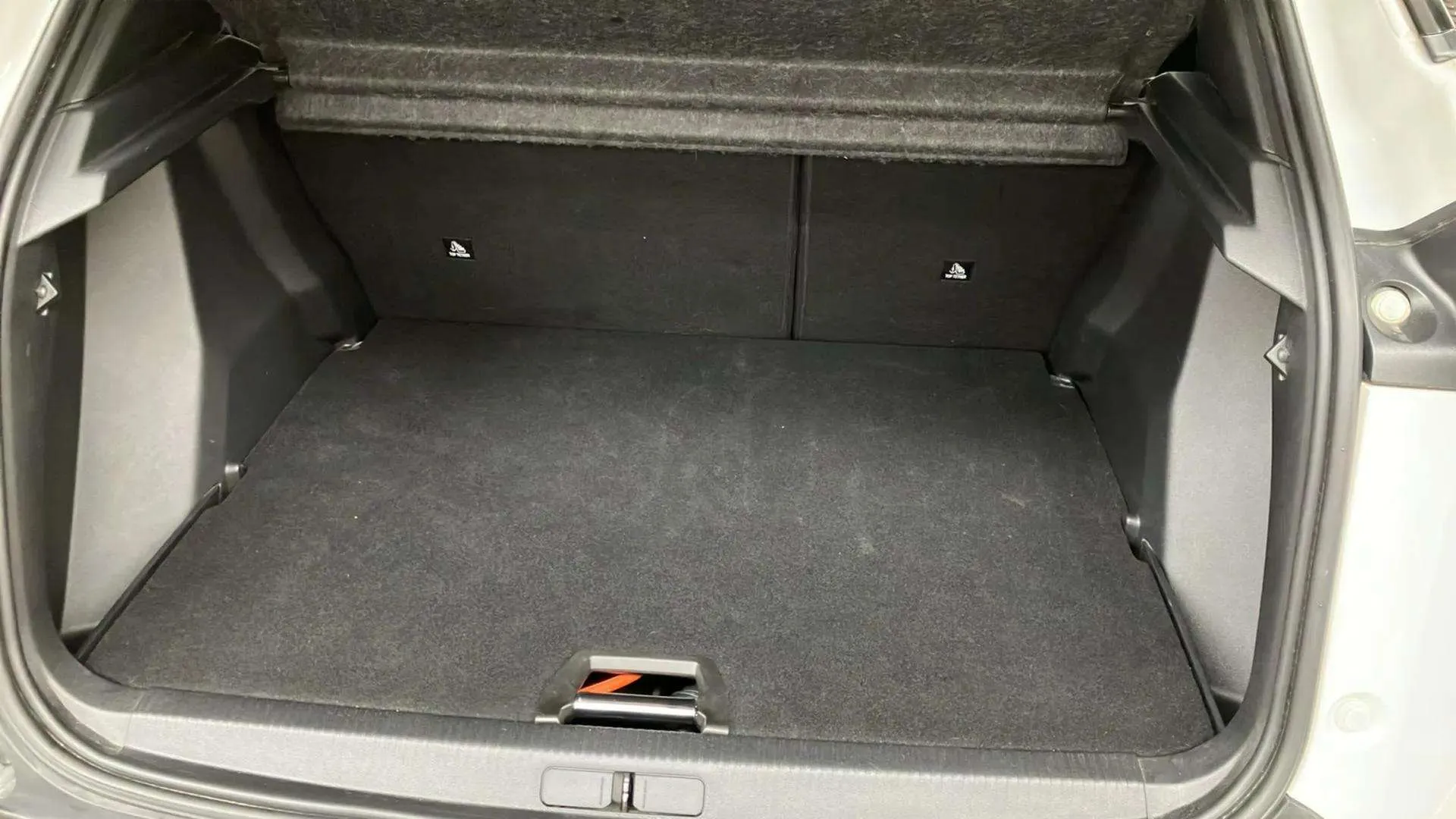 Peugeot 2008 Eléctrico Allure Pack - foto 13