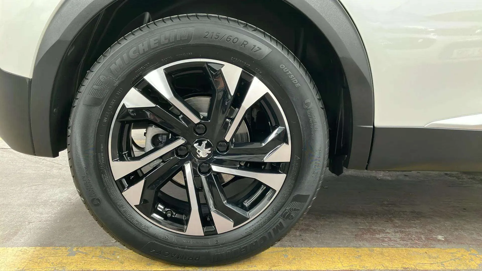 Peugeot 2008 Eléctrico Allure Pack - foto 14