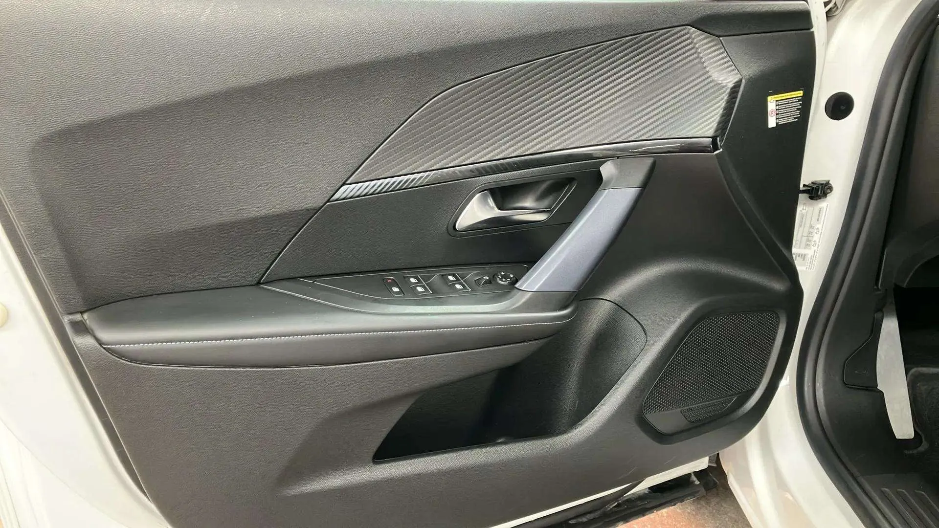 Peugeot 2008 Eléctrico Allure Pack - foto 22