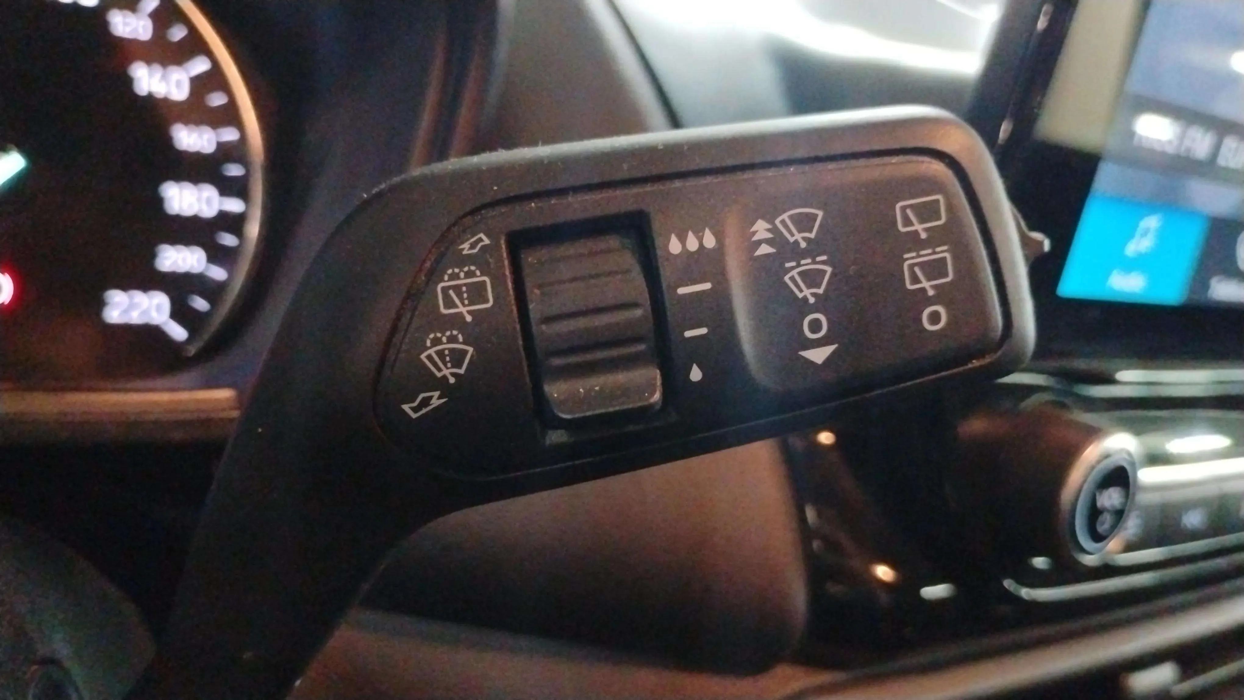 Ford EcoSport 1.0T EcoBoost Active - foto 19