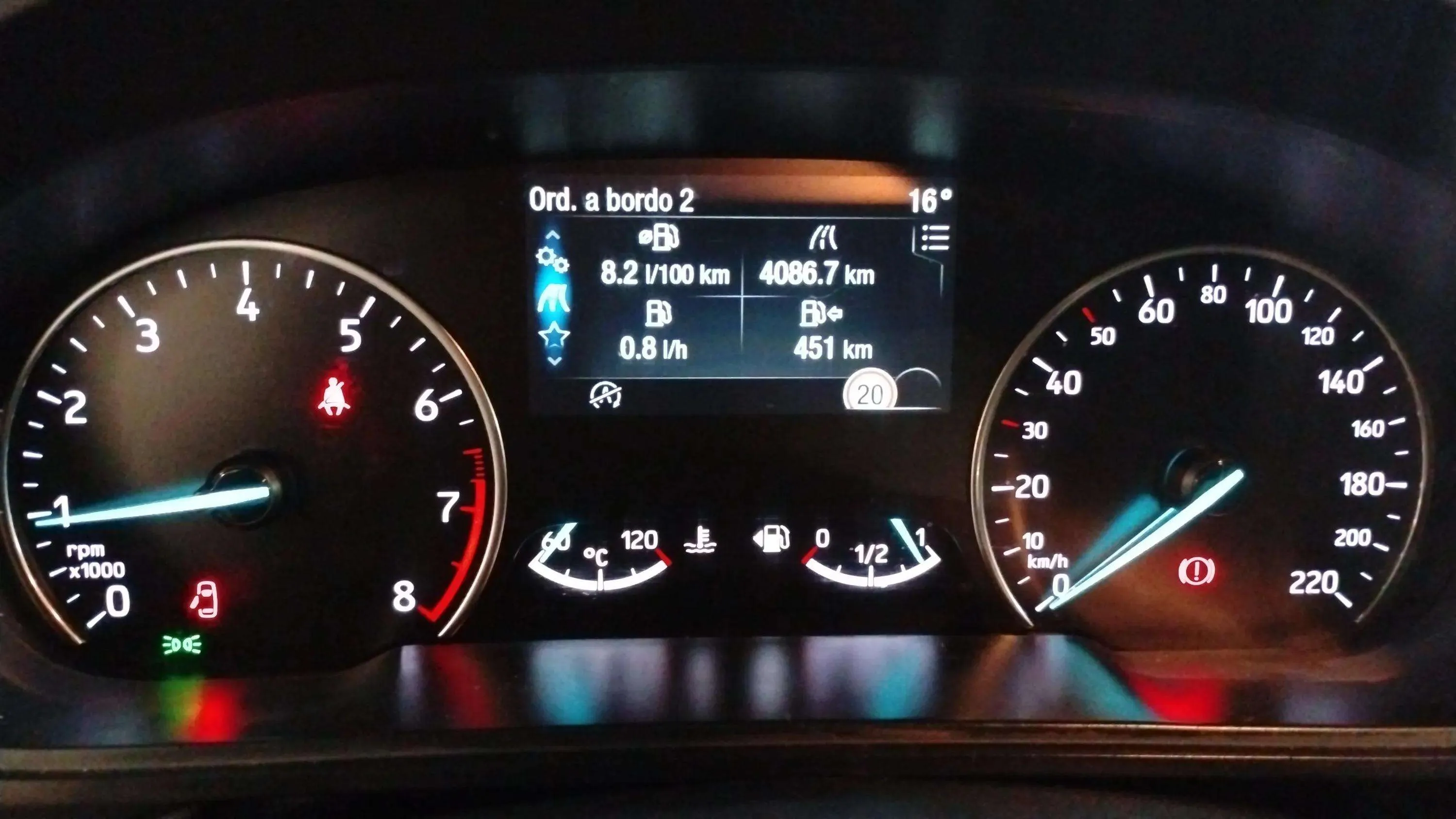 Ford EcoSport 1.0T EcoBoost Active - foto 10