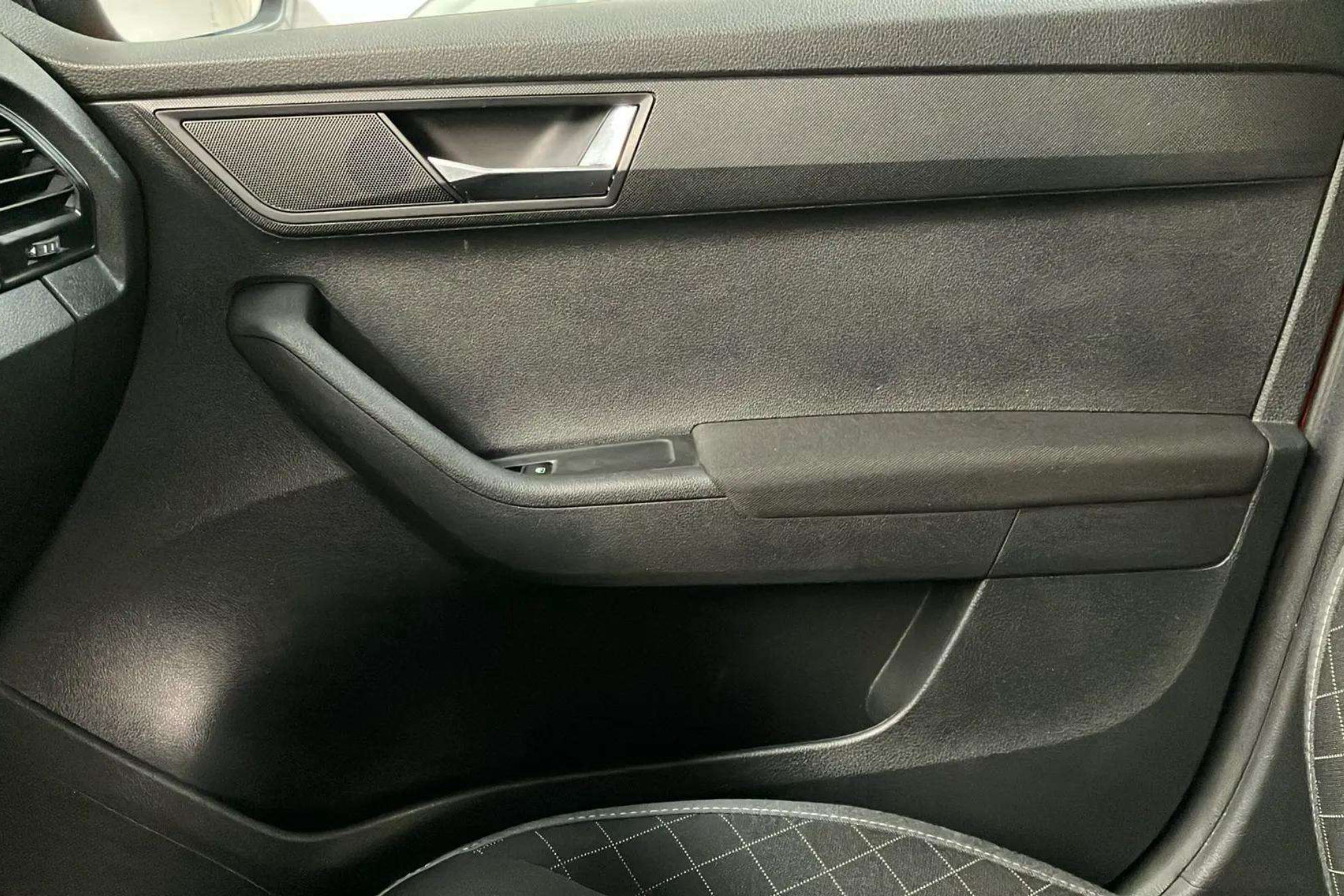 Škoda Fabia 1.0 TSI Ambition - foto 25