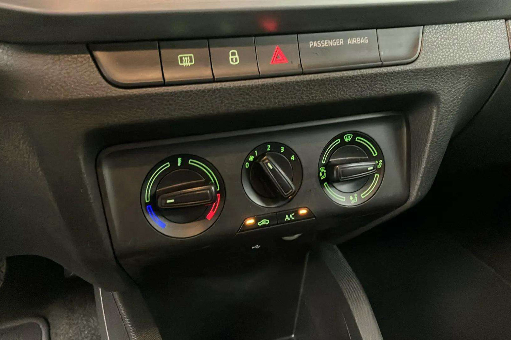 Škoda Fabia 1.0 TSI Ambition - foto 21