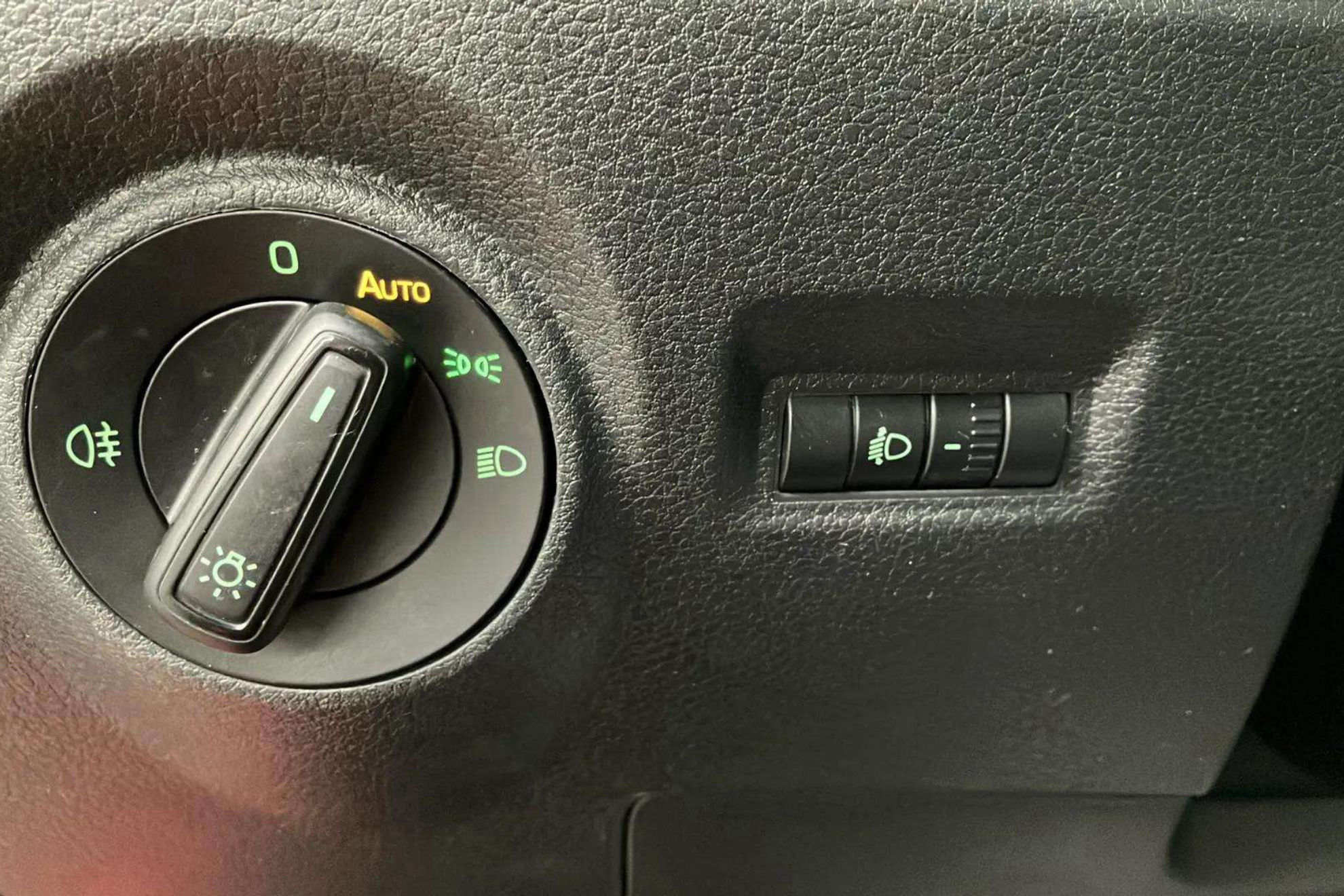 Škoda Fabia 1.0 TSI Ambition - foto 23