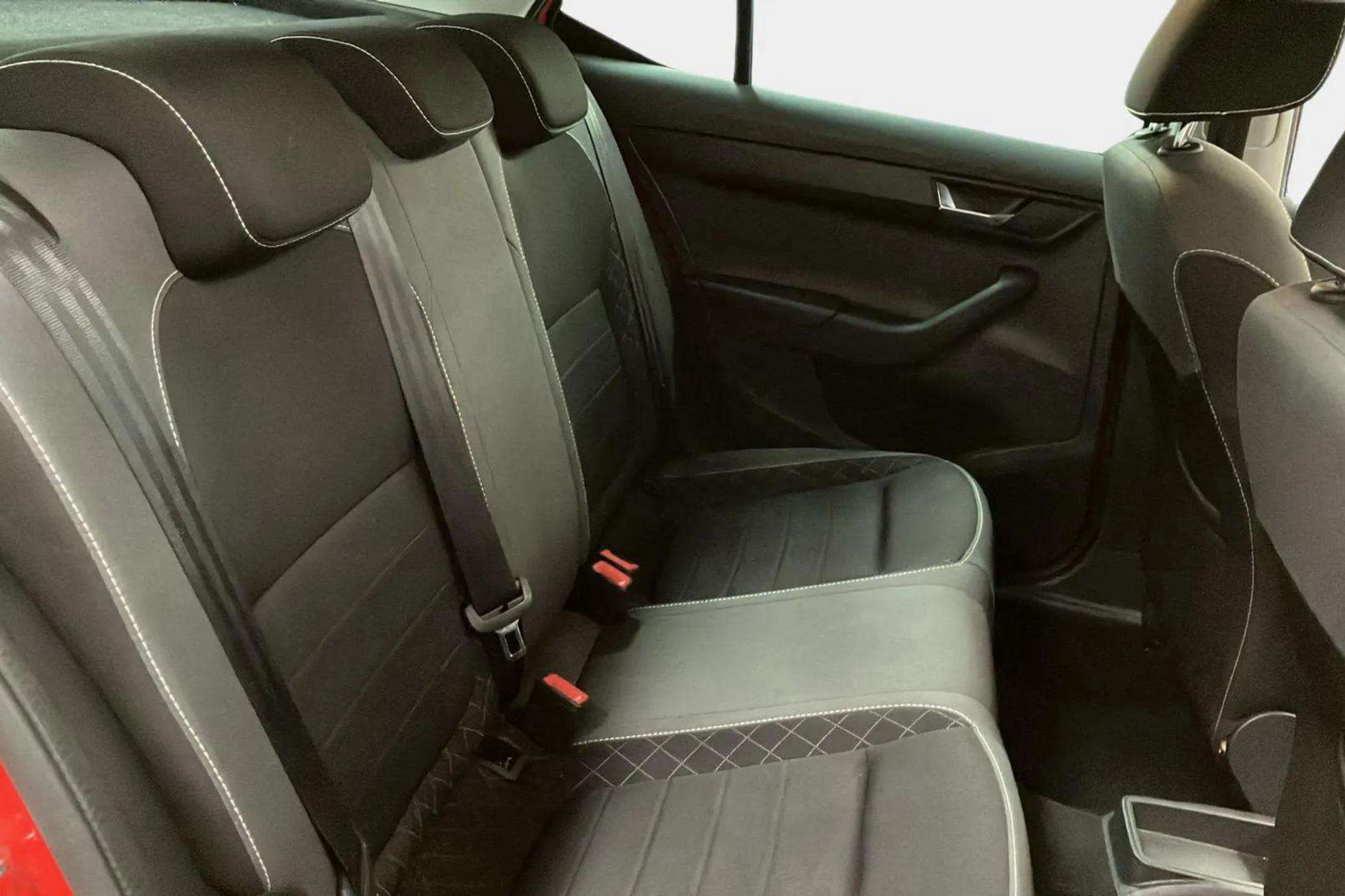 Škoda Fabia 1.0 TSI Ambition - foto 14