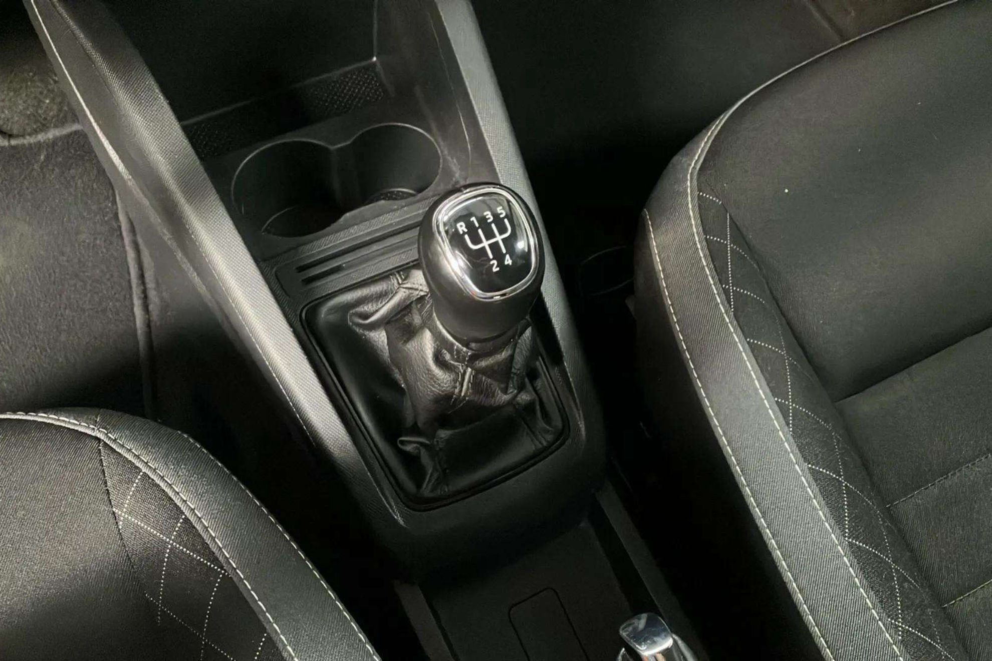 Škoda Fabia 1.0 TSI Ambition - foto 22