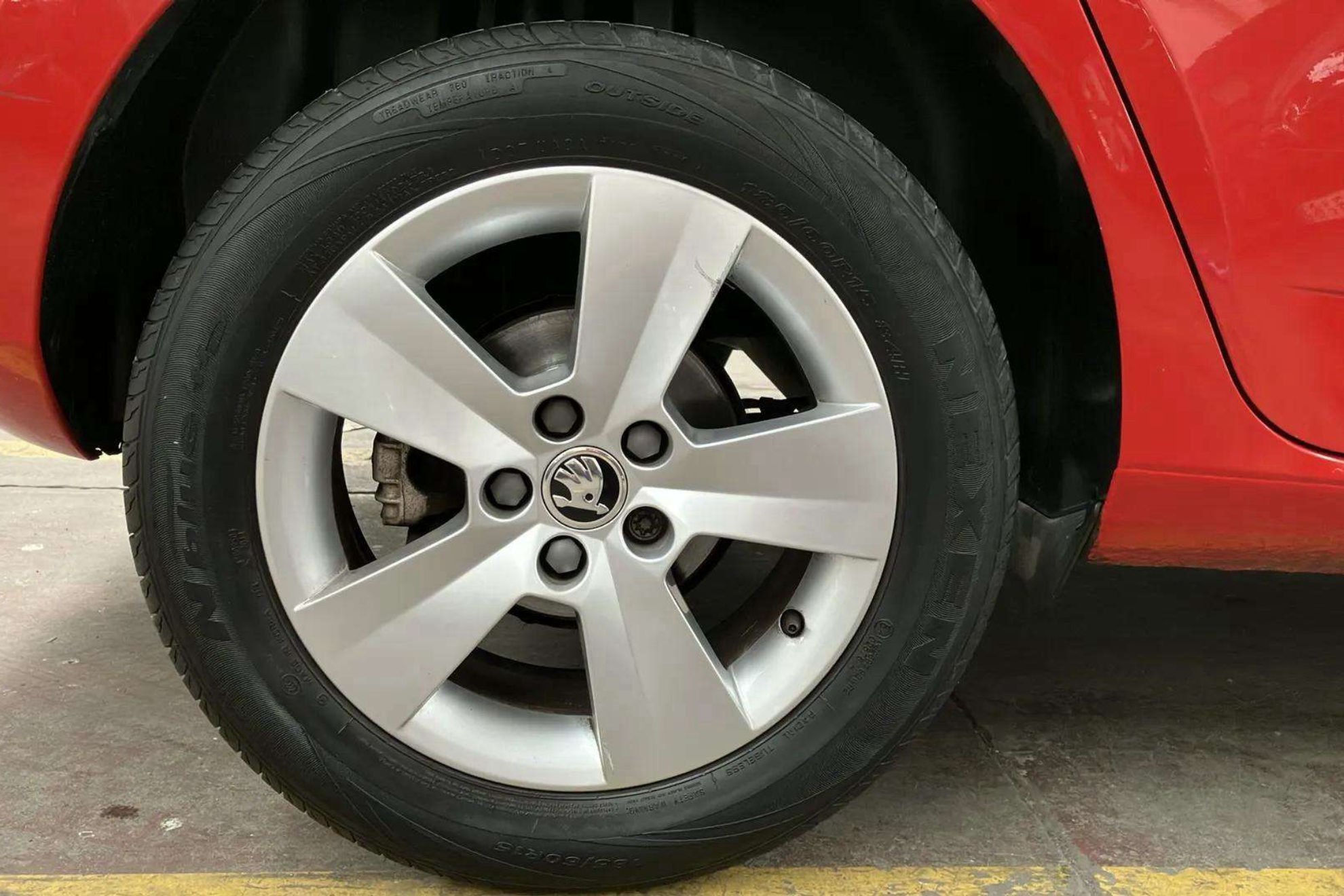 Škoda Fabia 1.0 TSI Ambition - foto 18