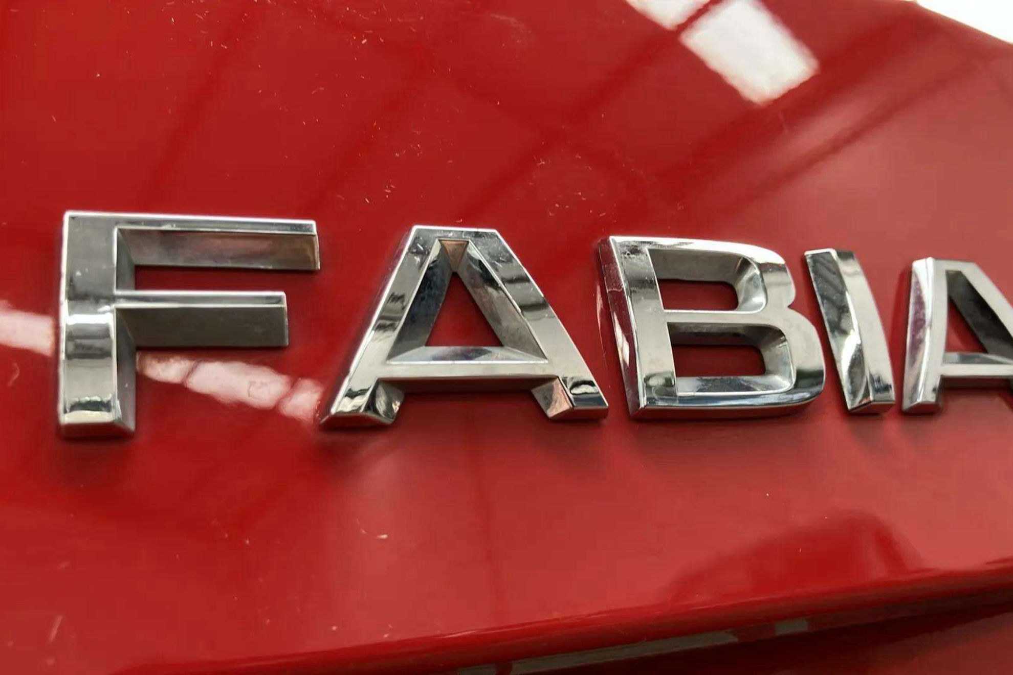 Škoda Fabia 1.0 TSI Ambition - foto 16