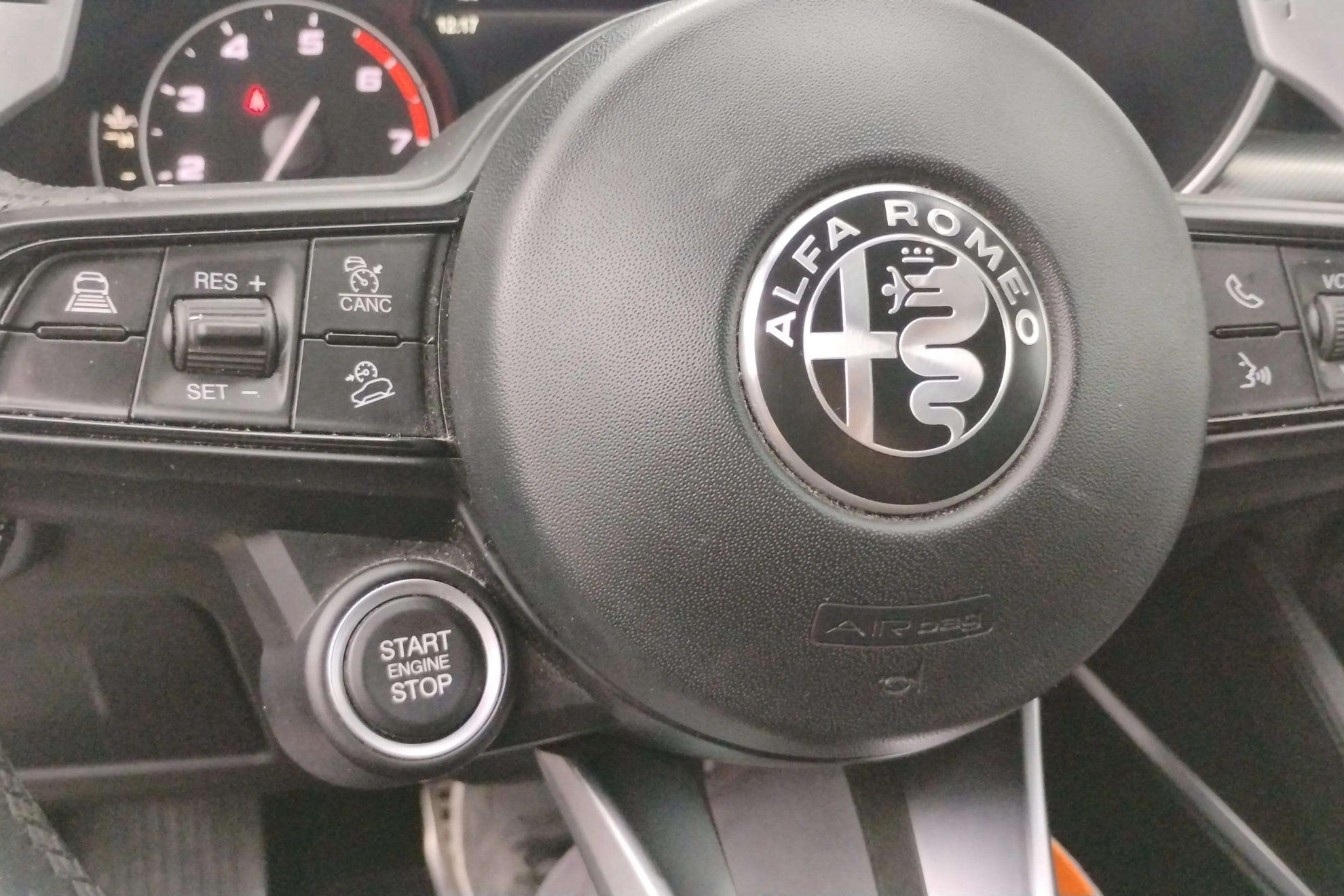 Alfa Romeo Stelvio 2.0 Gasolina Sprint Q4 - foto 11