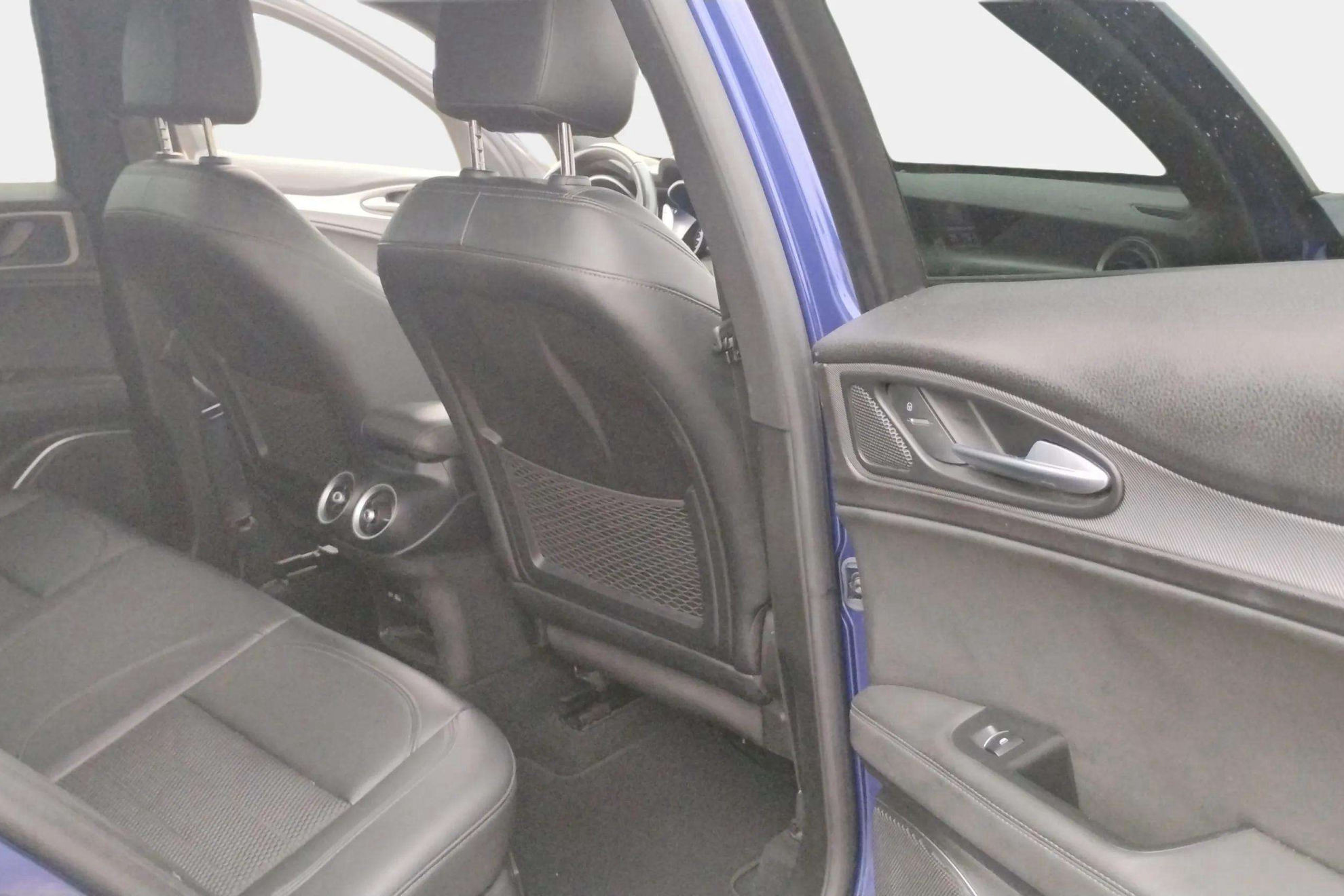 Alfa Romeo Stelvio 2.0 Gasolina Sprint Q4 - foto 17