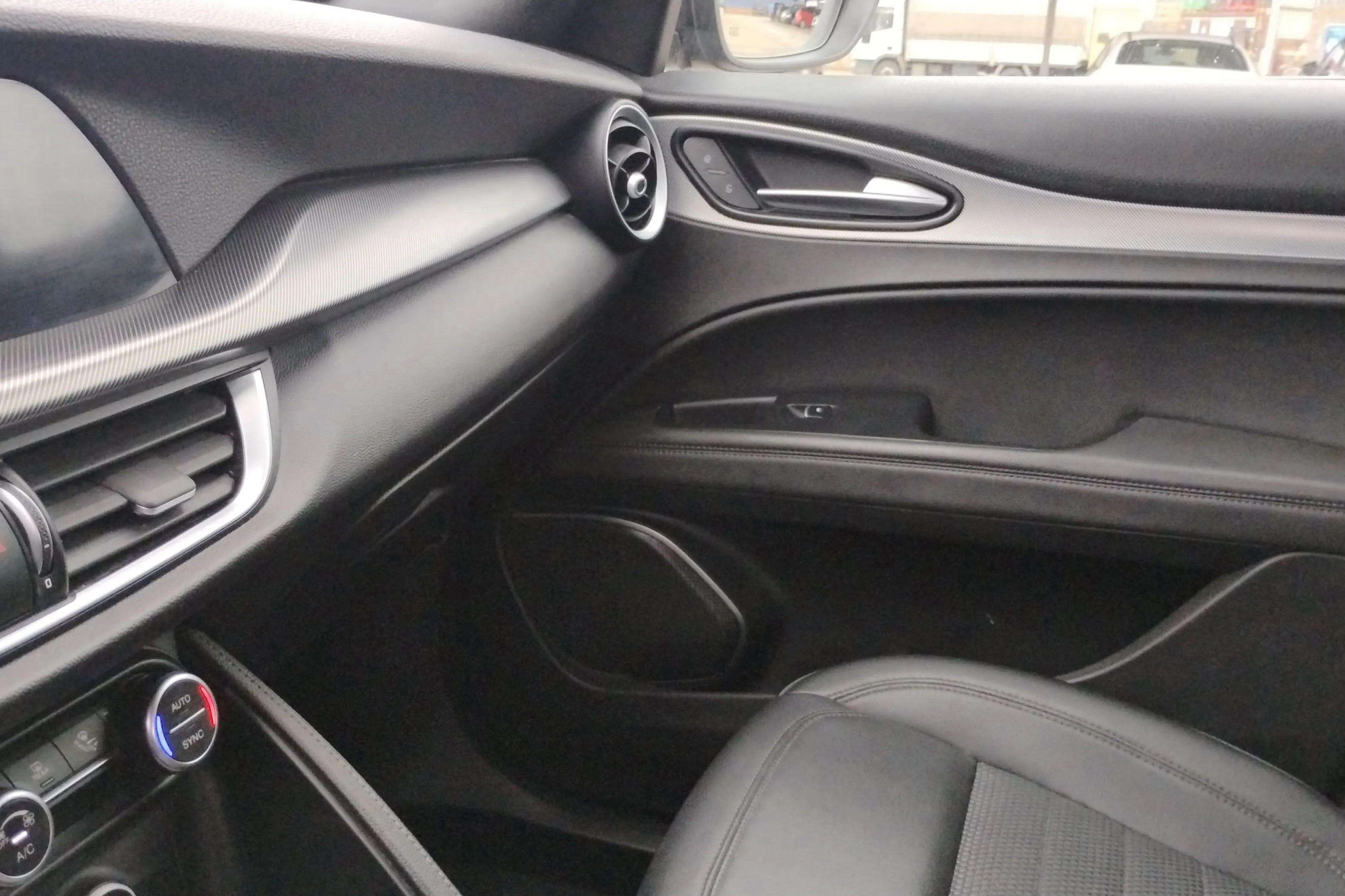 Alfa Romeo Stelvio 2.0 Gasolina Sprint Q4 - foto 21
