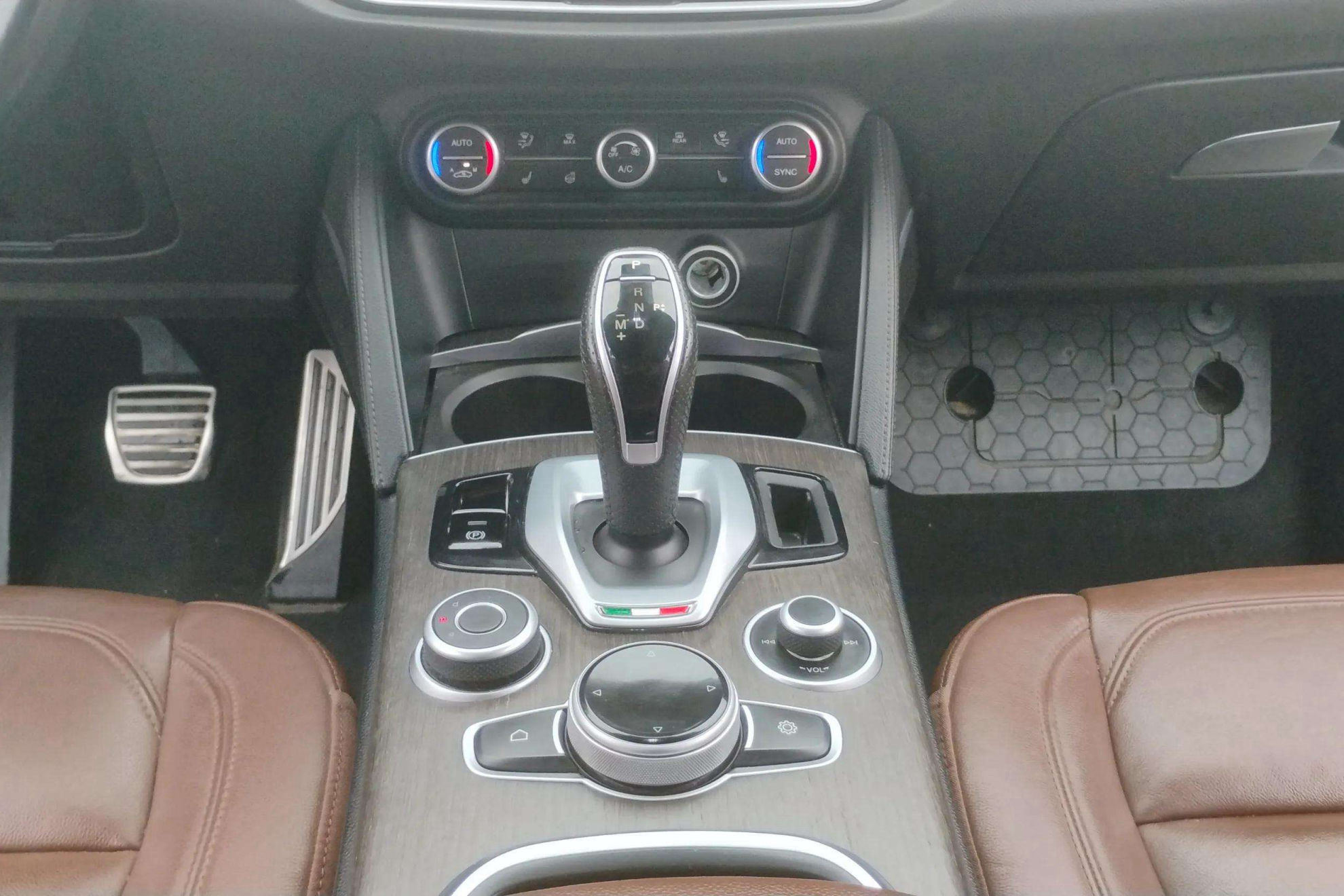 Alfa Romeo Stelvio 2.2 Diésel TI Q4 - foto 12