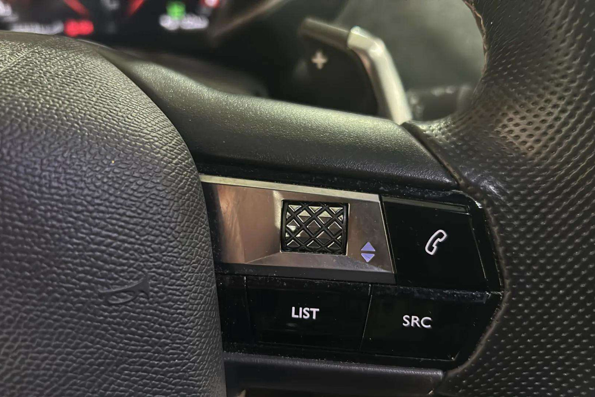 DS DS 3 Crossback PureTech Performance Line+ - foto 24