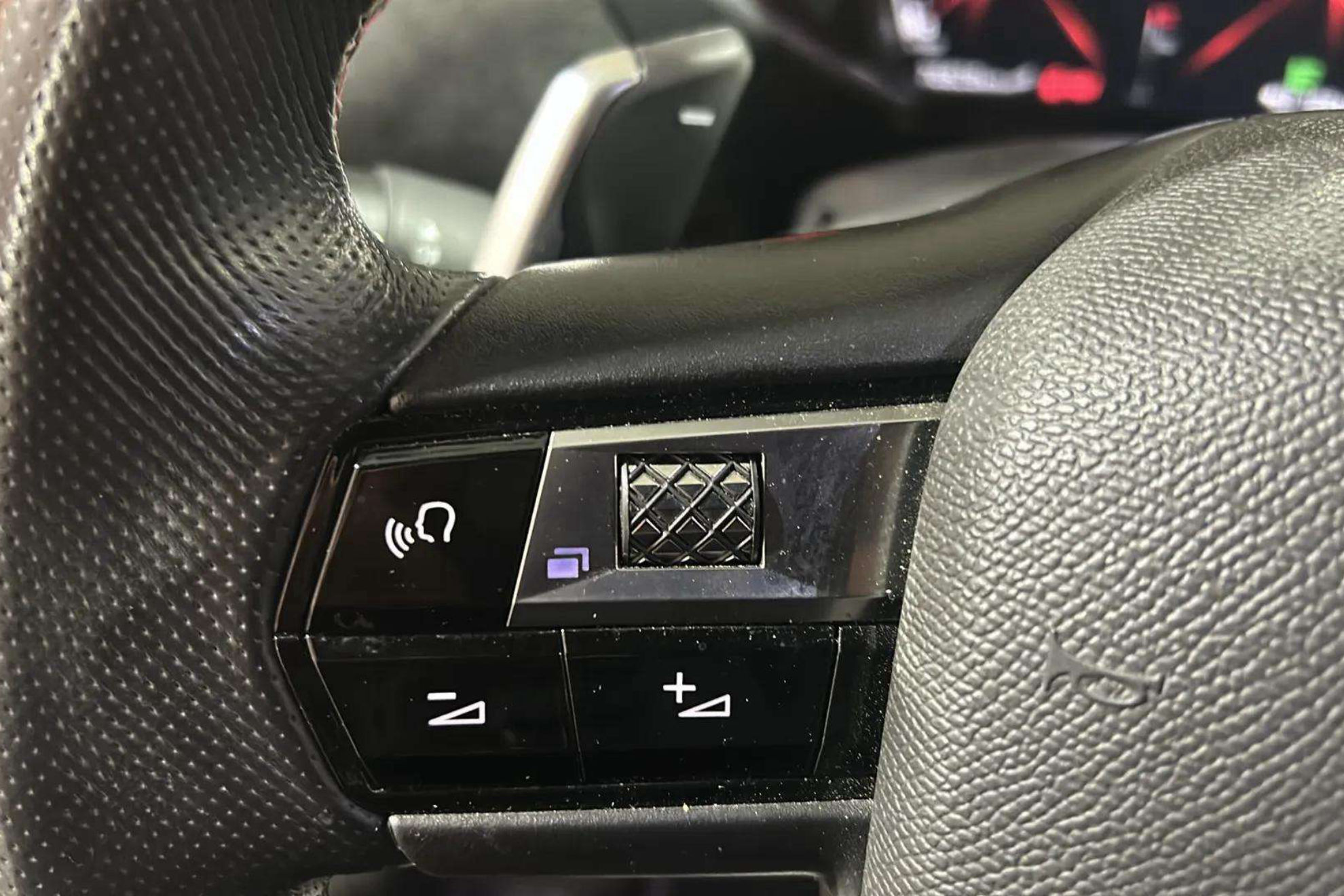 DS DS 3 Crossback PureTech Performance Line+ - foto 23