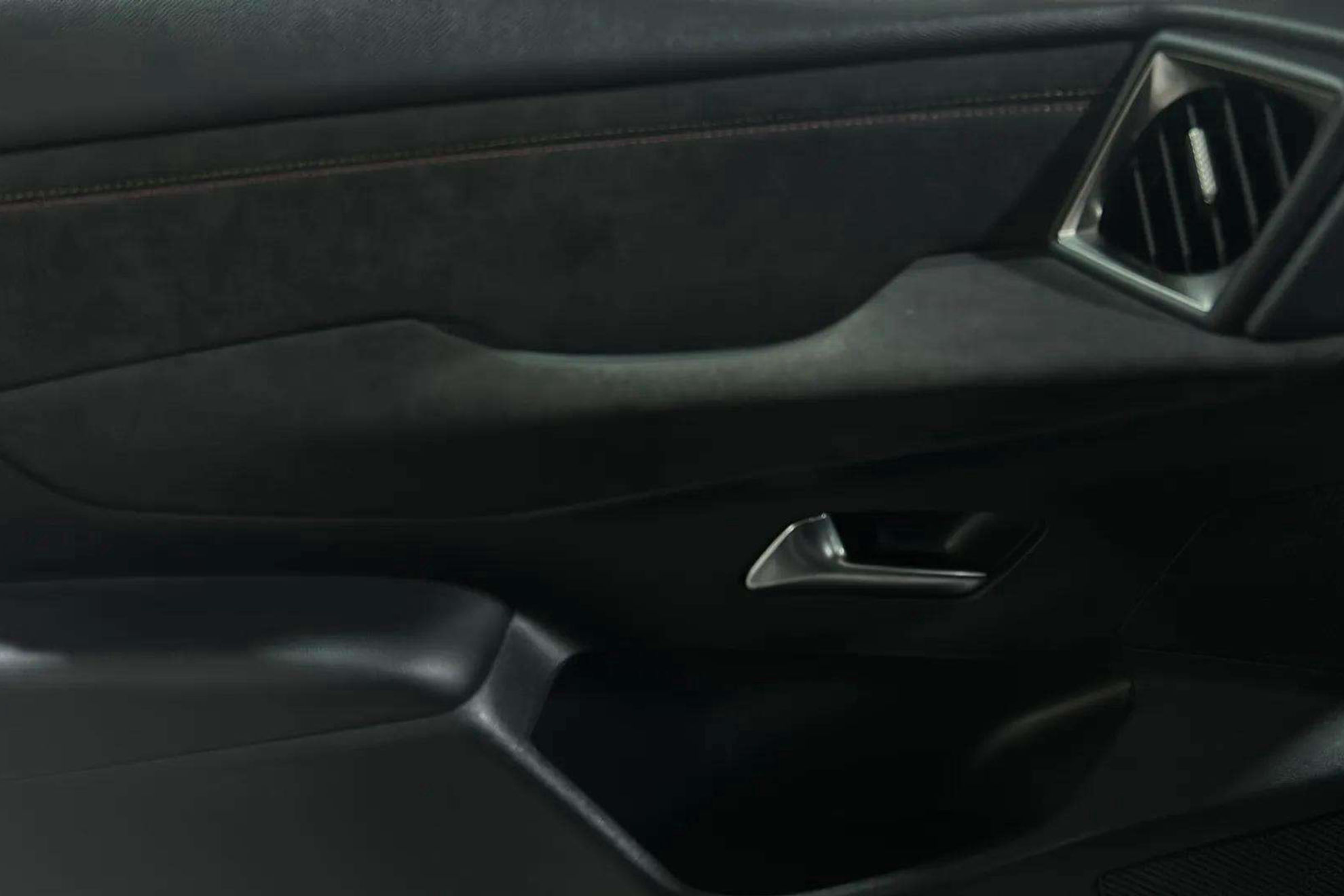 DS DS 3 Crossback PureTech Performance Line+ - foto 26