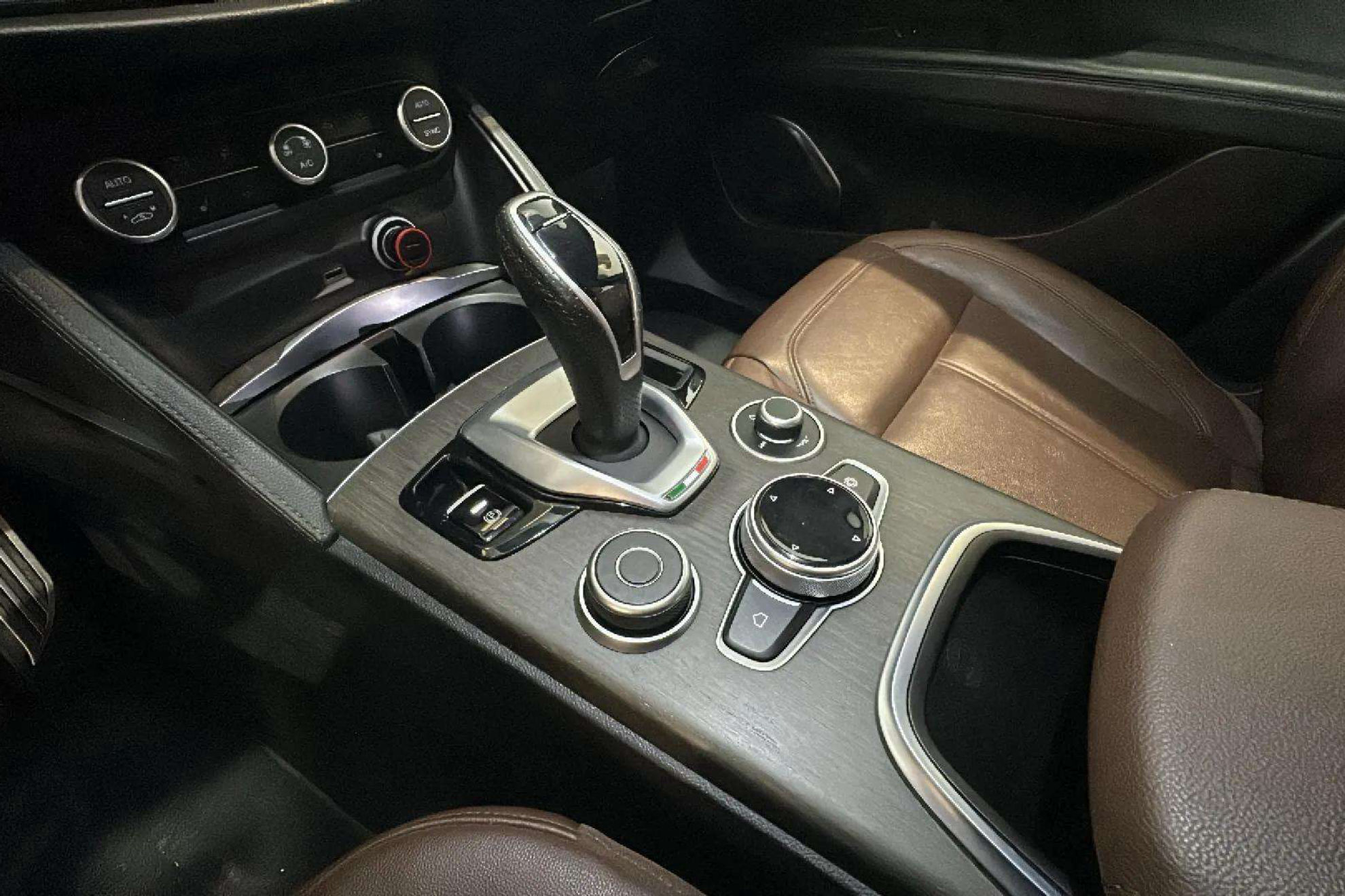 Alfa Romeo Stelvio 2.2 Diésel TI Q4 - foto 17