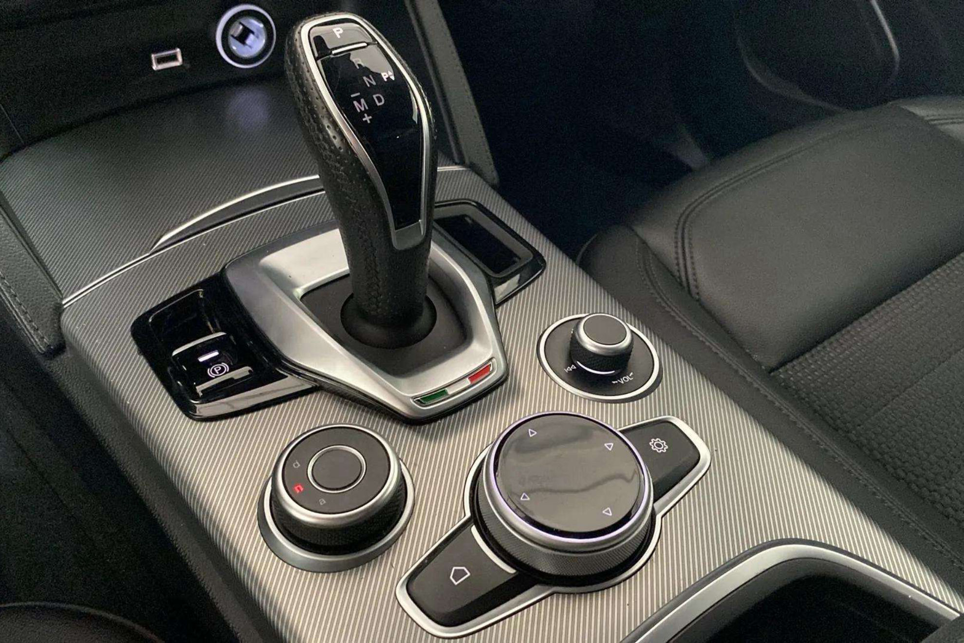 Alfa Romeo Stelvio 2.2 Diesel Sprint RWD - foto 23