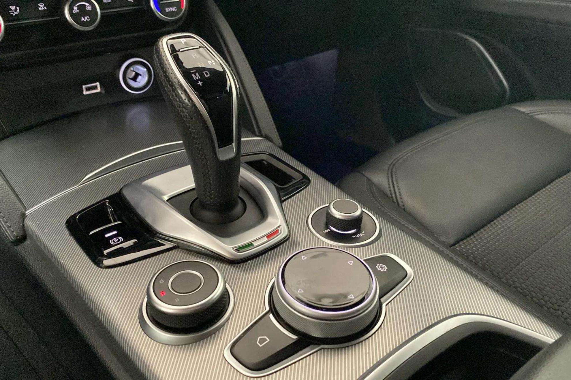 Alfa Romeo Stelvio 2.2 Diesel Sprint RWD - foto 25