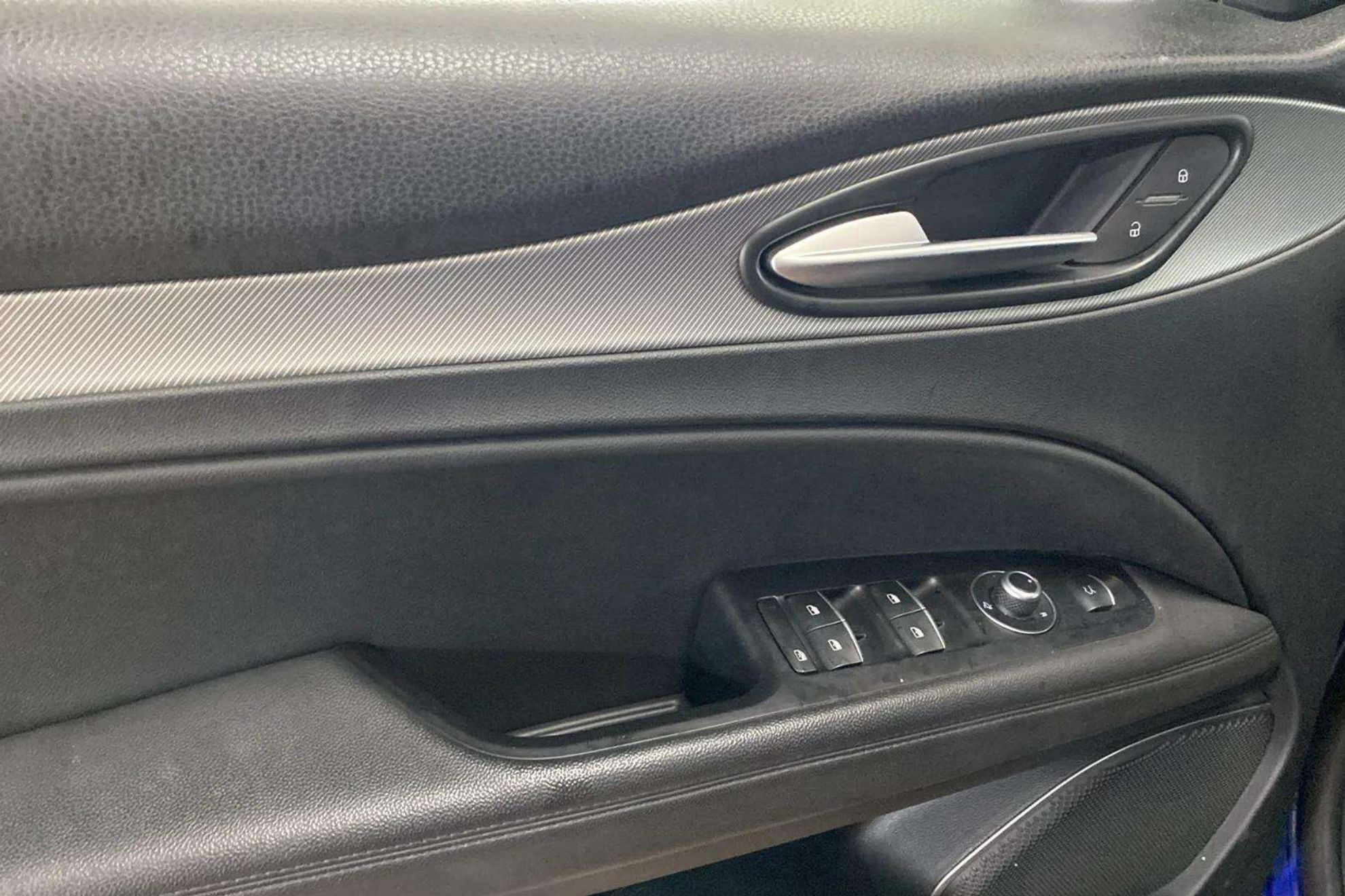 Alfa Romeo Stelvio 2.2 Diesel Sprint RWD - foto 21