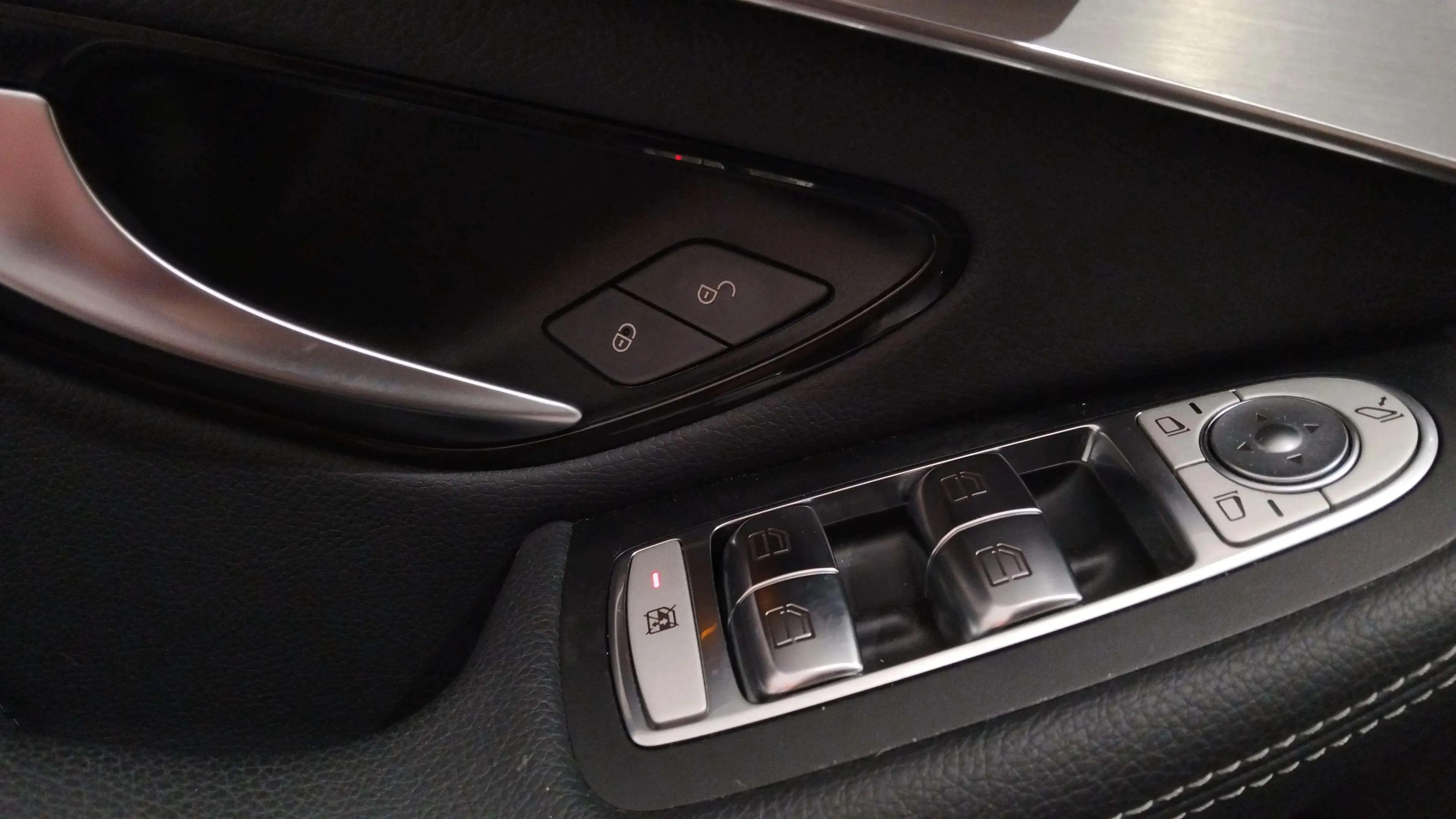 Mercedes-Benz GLC 250 4MATIC - foto 24