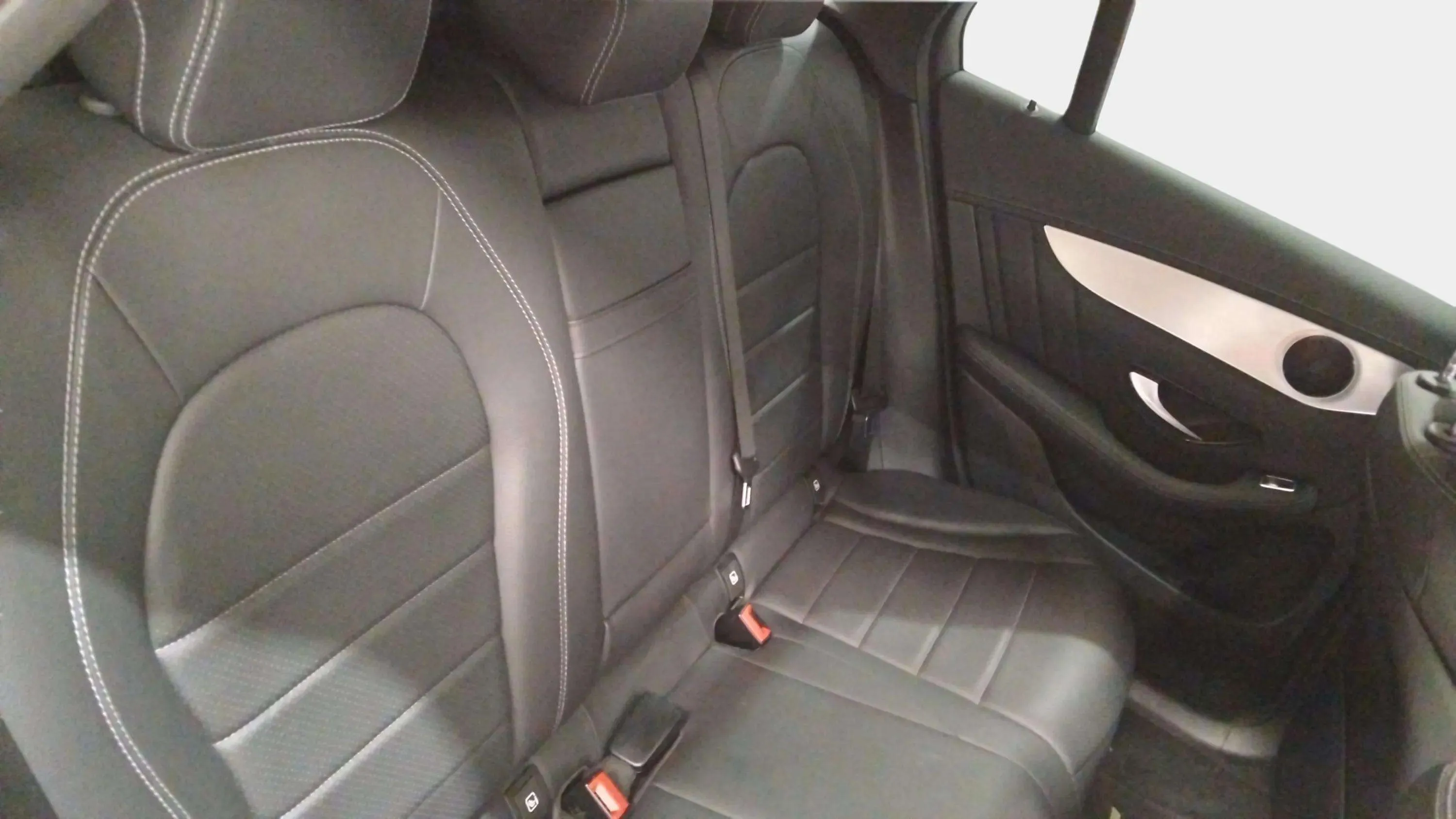 Mercedes-Benz GLC 250 4MATIC - foto 13