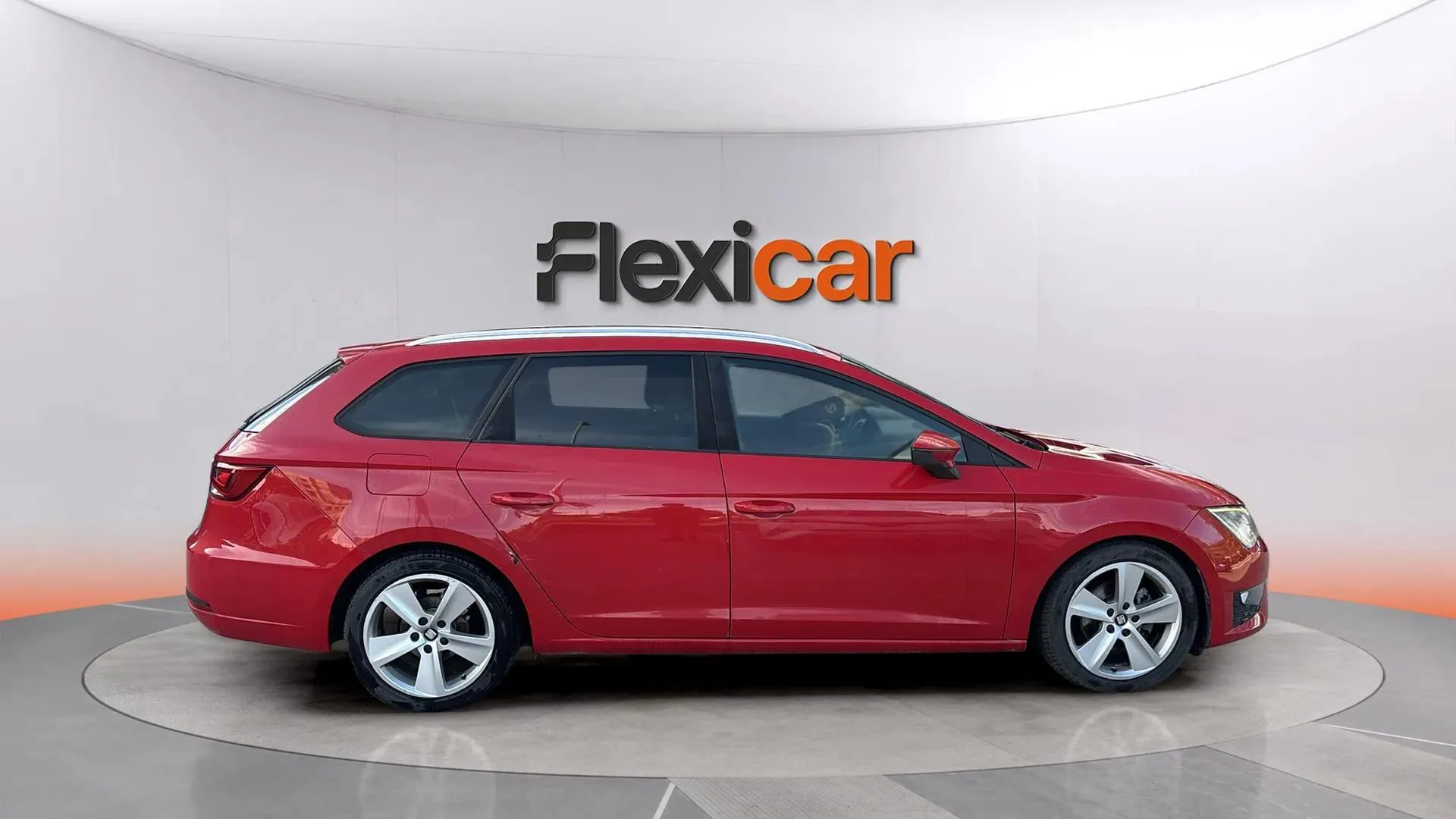 SEAT León ST 2.0 TDI DSG-6 FR - foto 8
