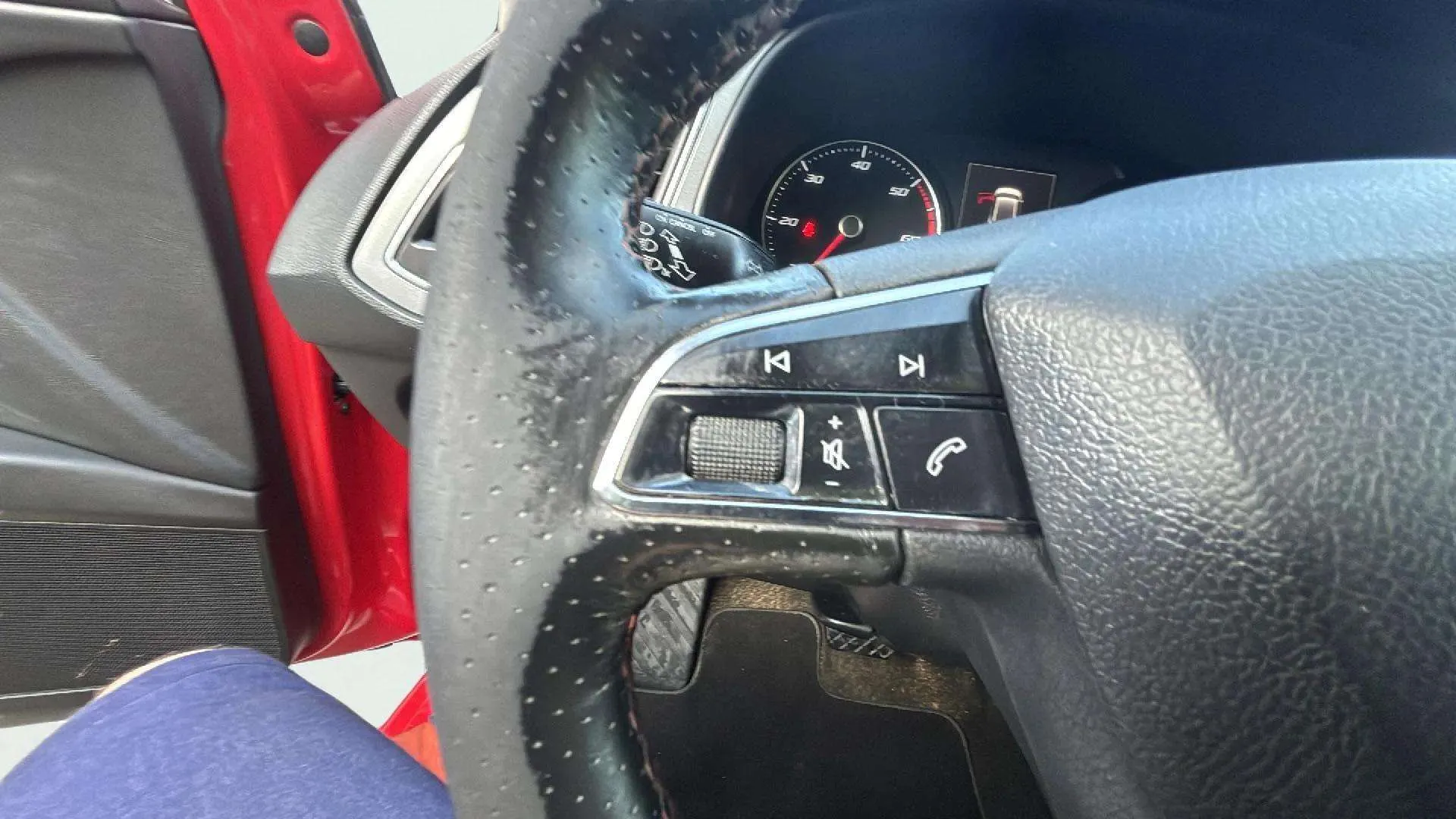 SEAT León ST 2.0 TDI DSG-6 FR - foto 23