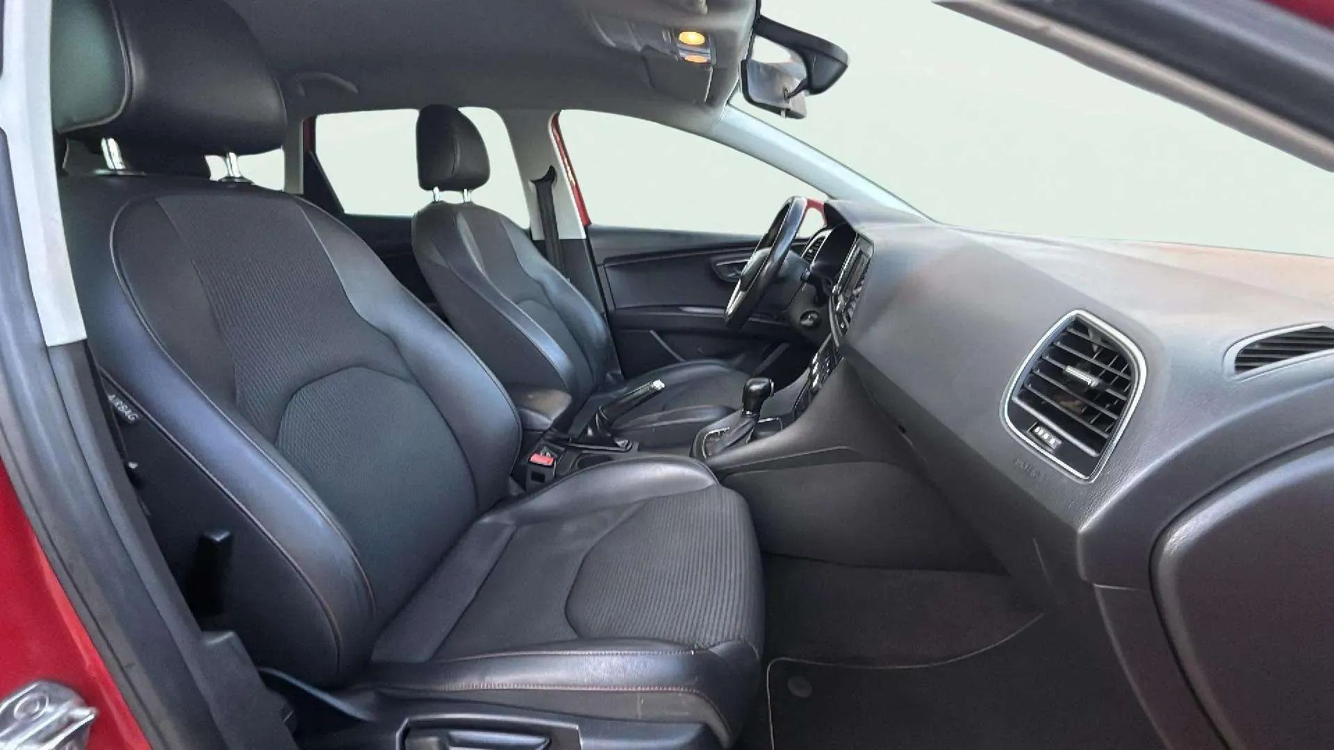 SEAT León ST 2.0 TDI DSG-6 FR - foto 19