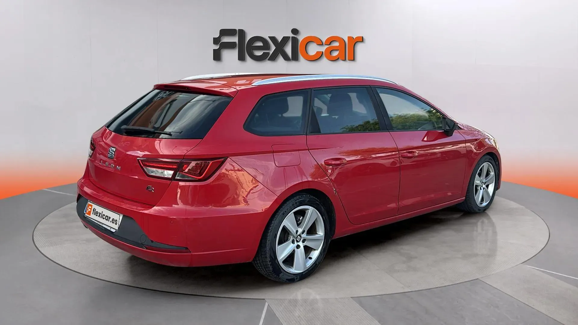 SEAT León ST 2.0 TDI DSG-6 FR - foto 7