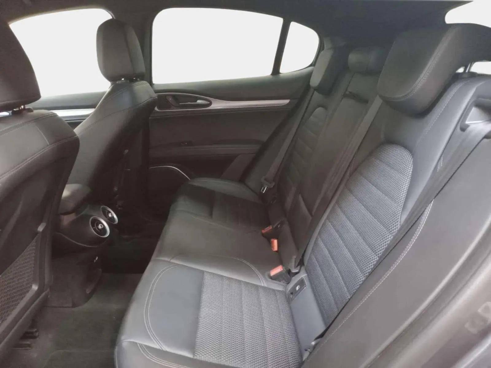 Alfa Romeo Stelvio 2.2 Diesel Sprint RWD - foto 14