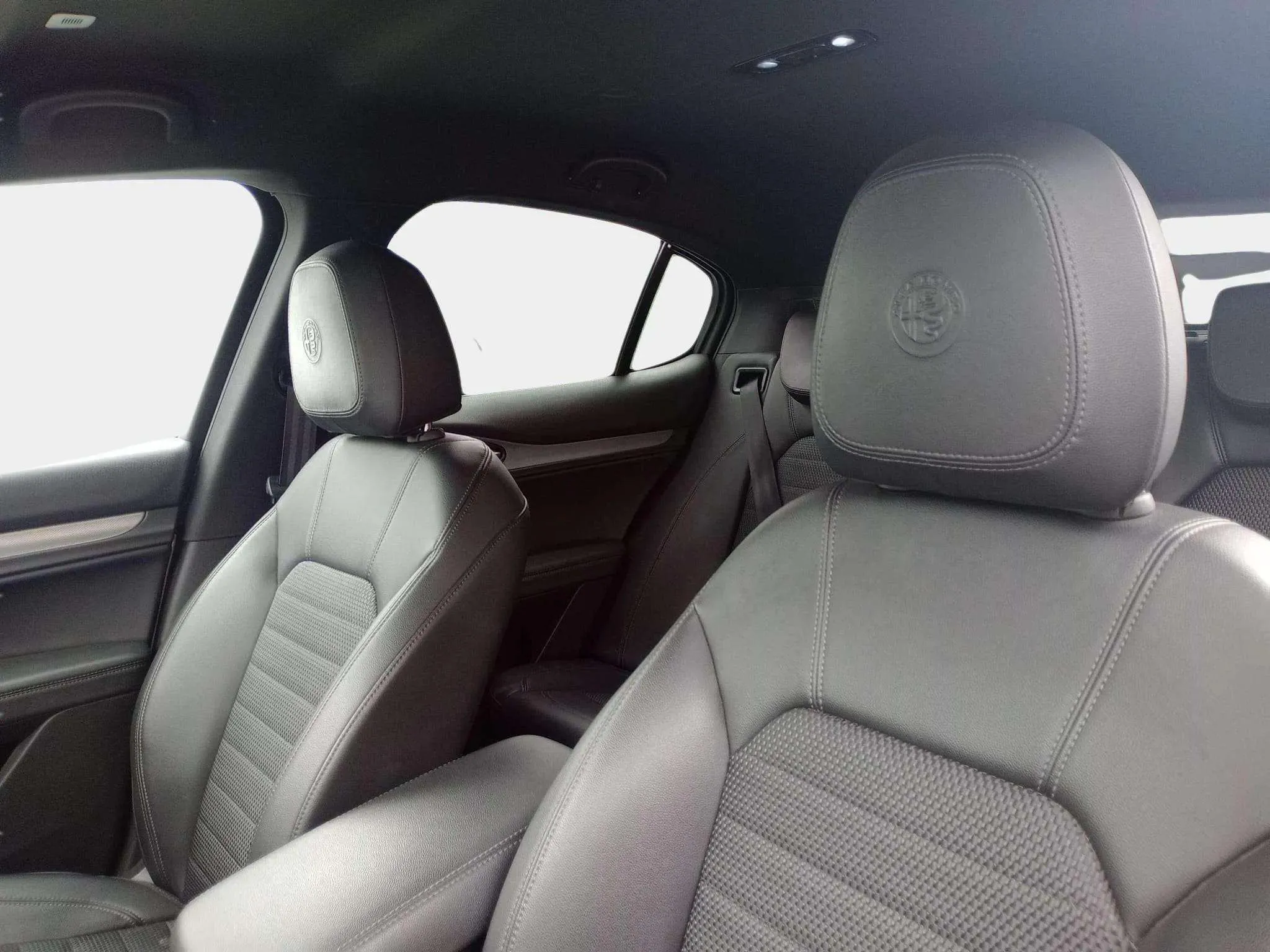 Alfa Romeo Stelvio 2.2 Diesel Sprint RWD - foto 12