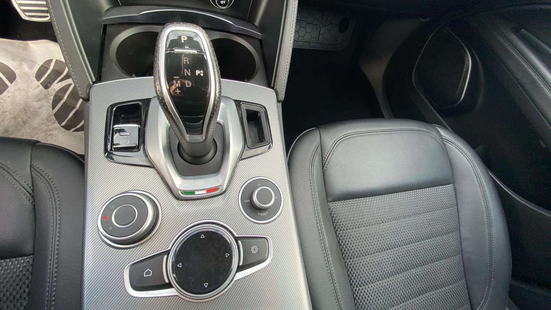 Alfa Romeo Stelvio 2.2 Diesel Sprint RWD - foto 25