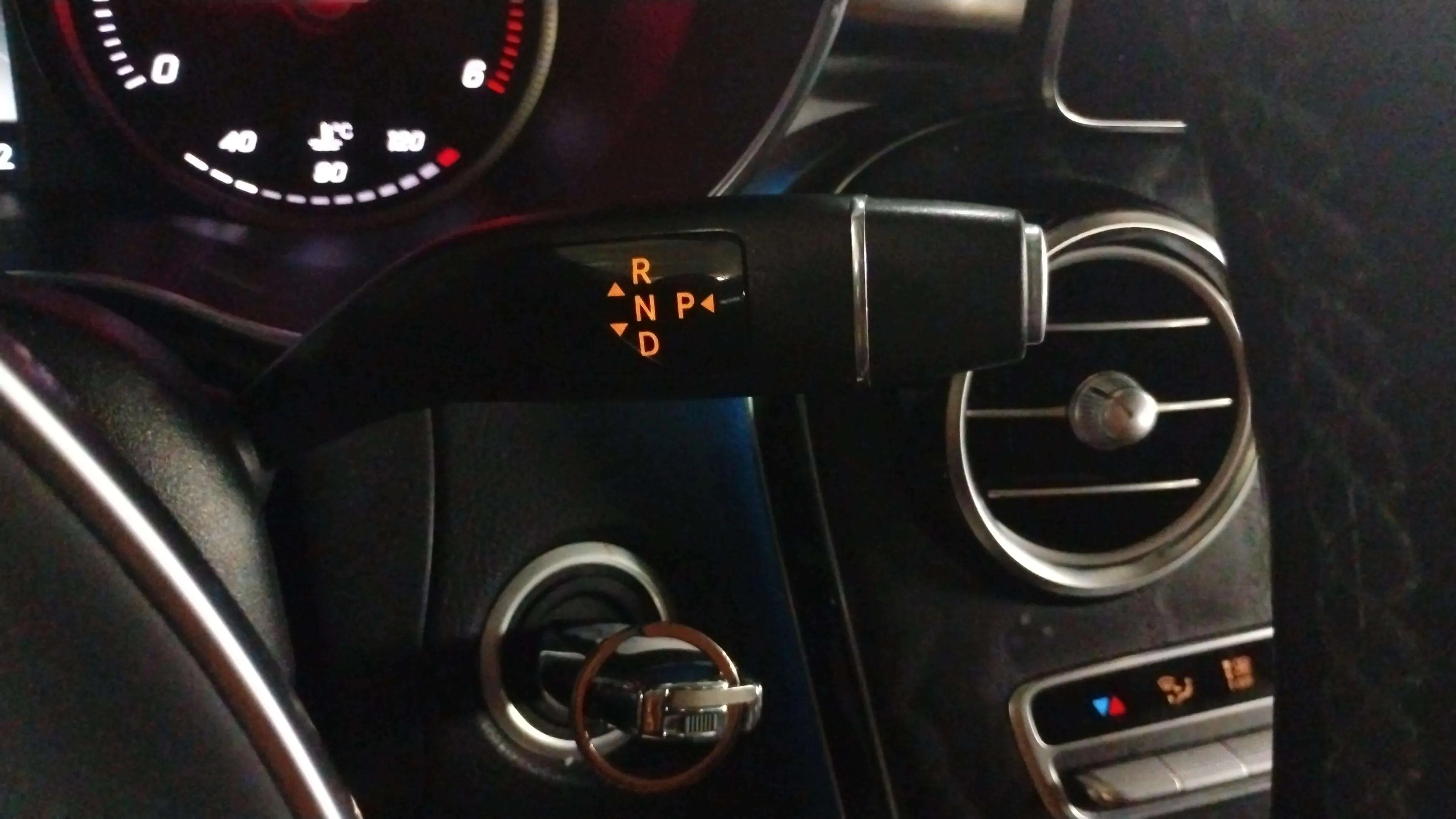 Mercedes-Benz GLC 220 d 4MATIC - foto 17