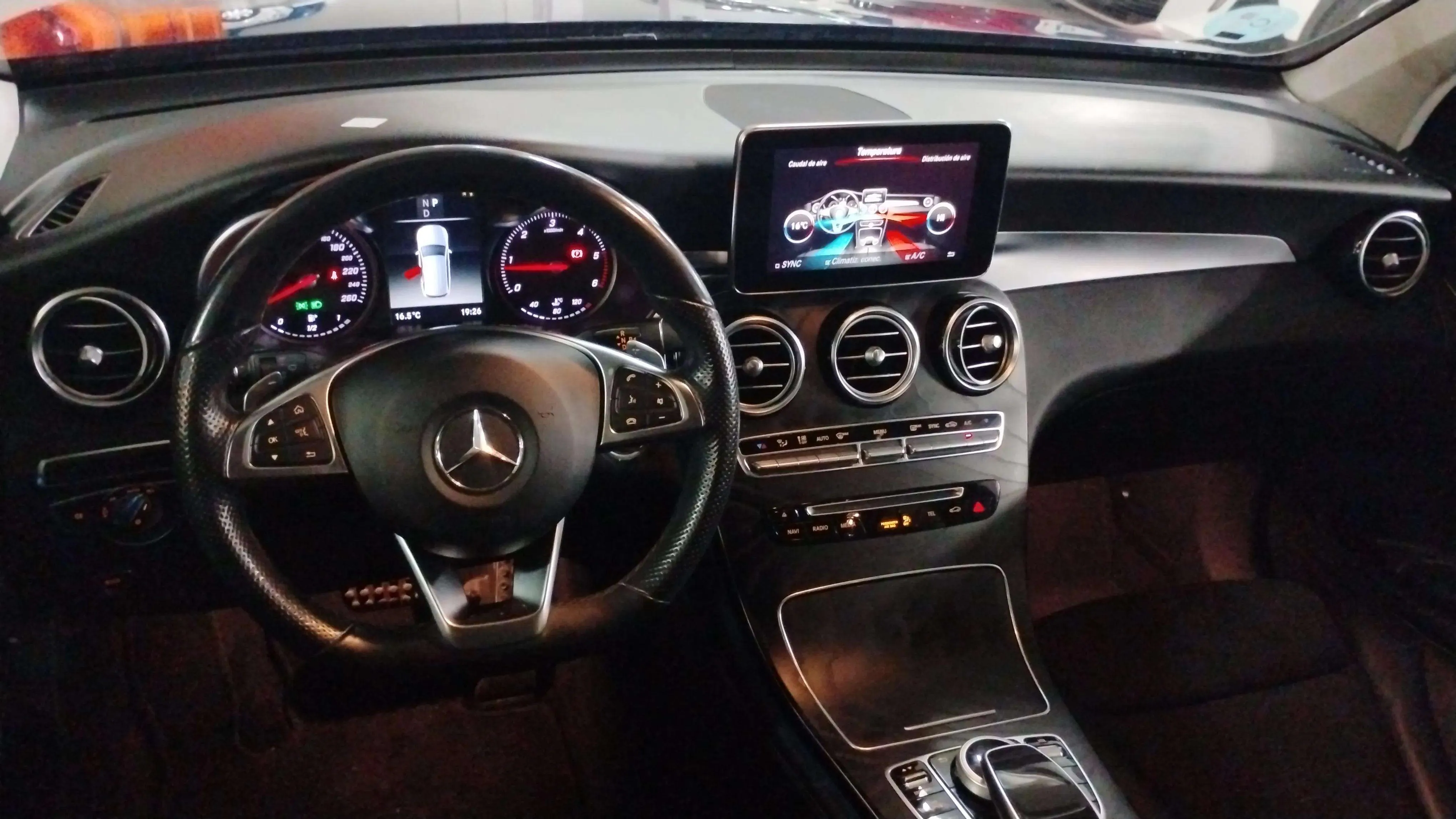Mercedes-Benz GLC 220 d 4MATIC - foto 8
